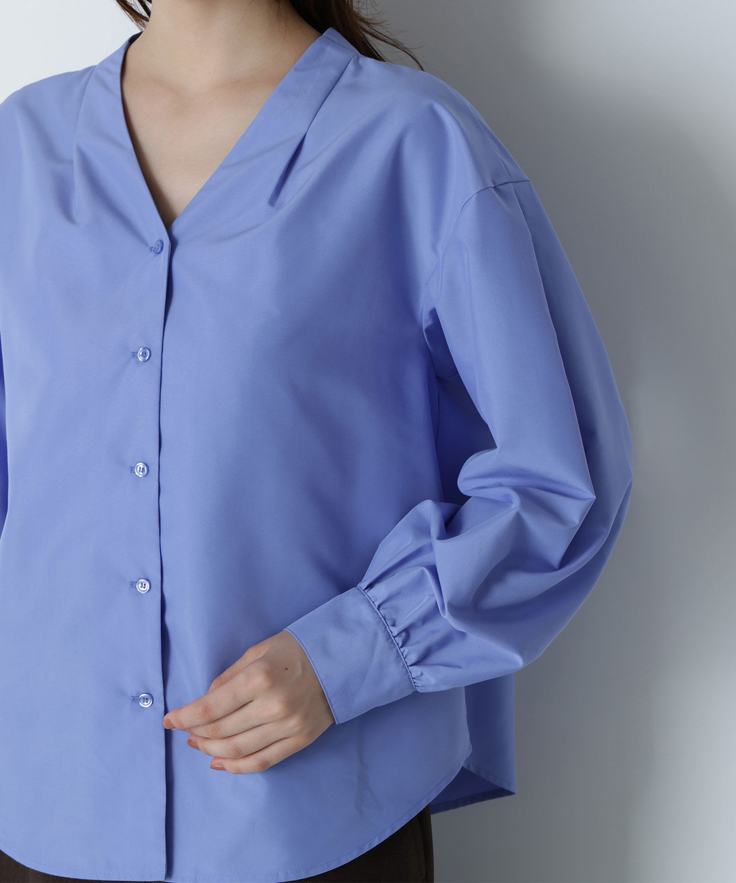  「Vネックフォルムブラウス」|シャツ・ブラウス|