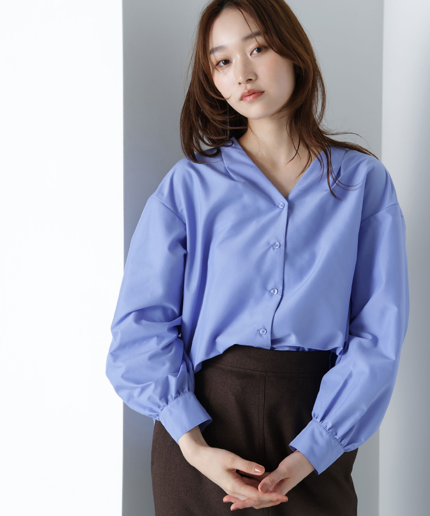  「Vネックフォルムブラウス」|シャツ・ブラウス|