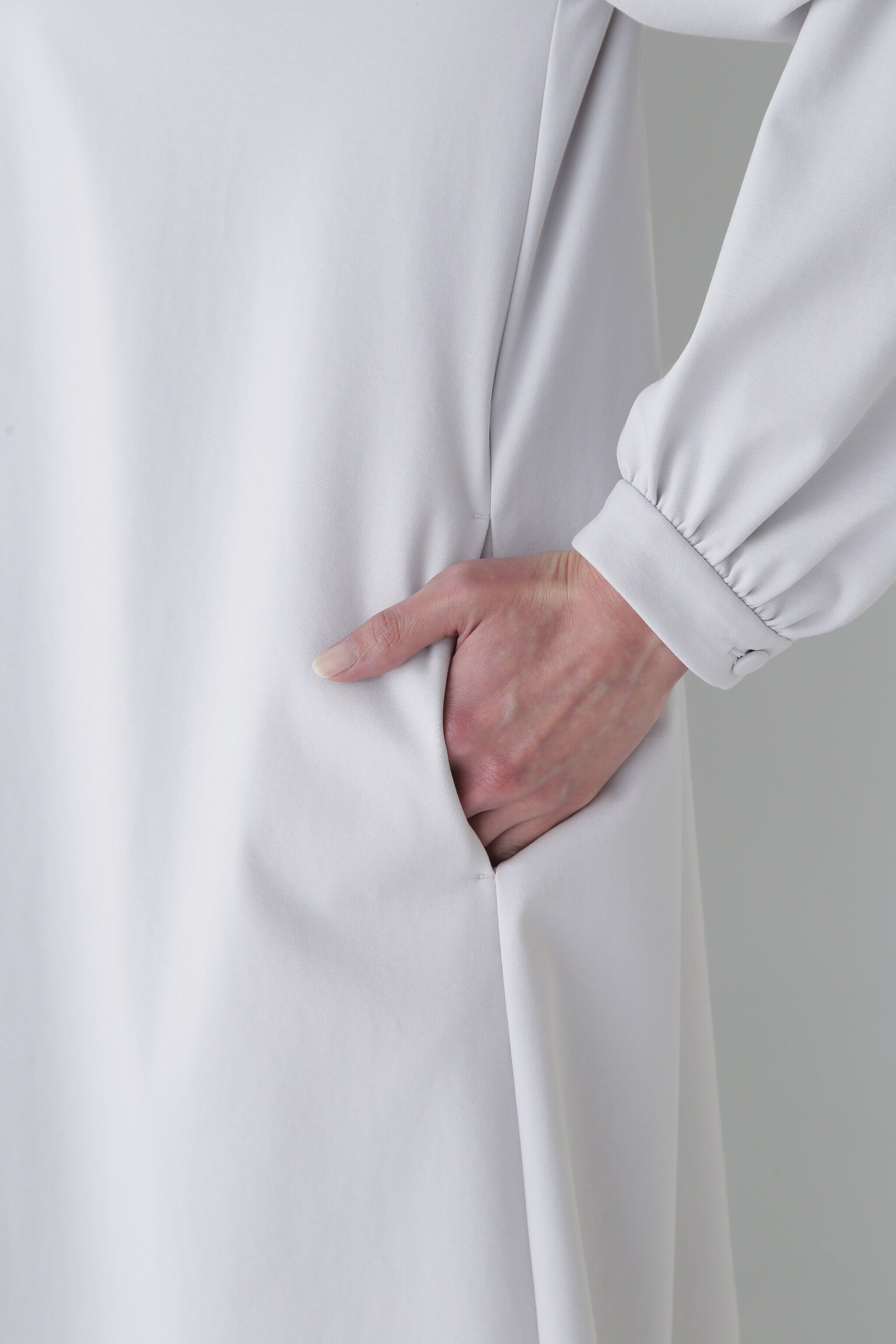  「ストレッチポンチモックネックワンピース」|ワンピース|