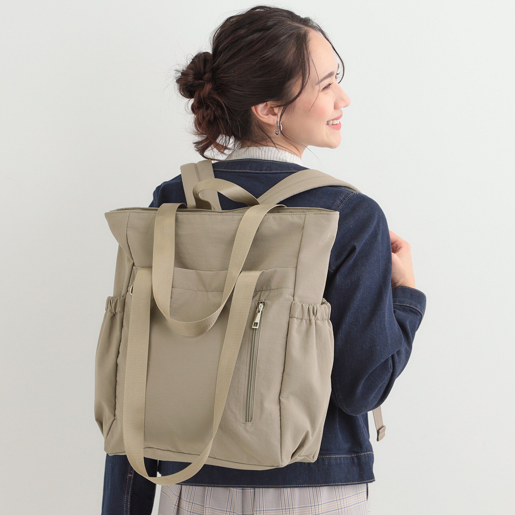 SHOO･LA･RUE「【撥水】トートにもなるスクエアリュック」|リュック|グレージュ(050)