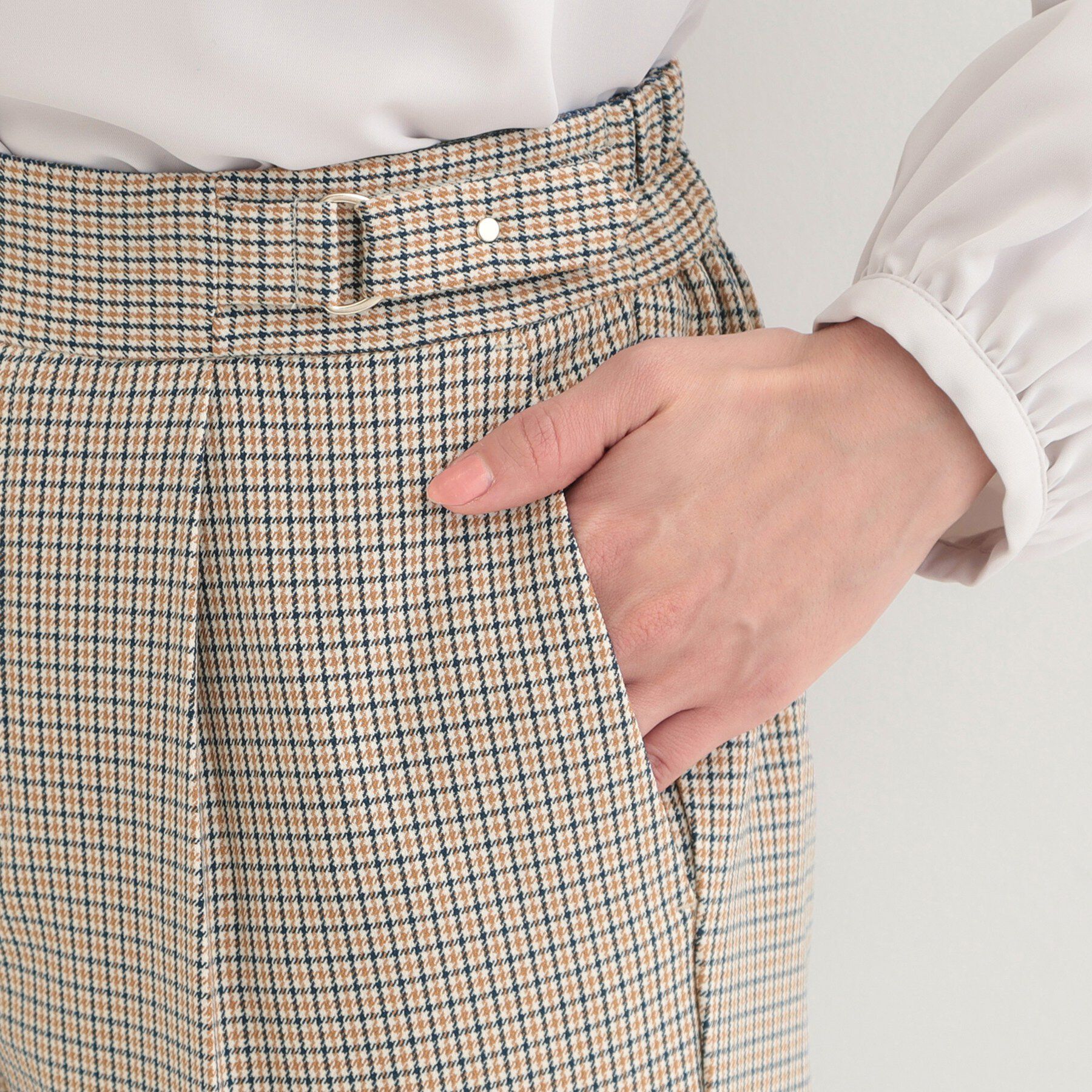 SHOO･LA･RUE「【洗濯機可/S-LL】ベルト風デザインがアクセント きれい見えテーパードパンツ」|その他|