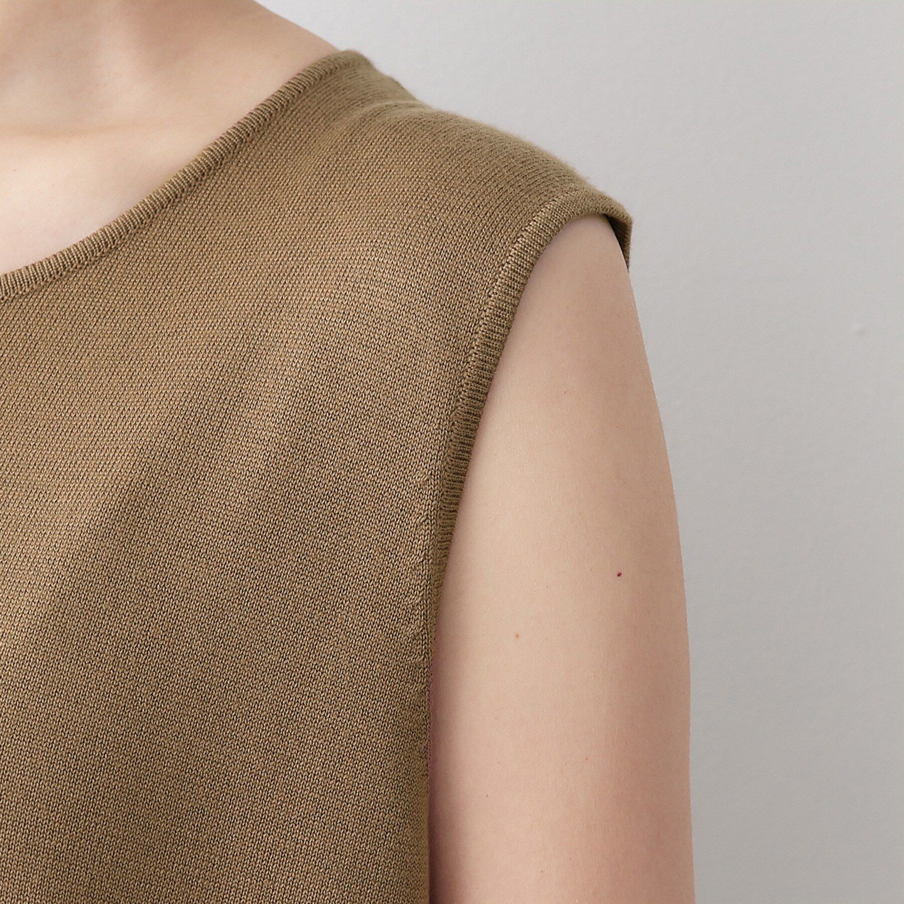 Dessin「【2点セット・洗える】ニットカーディガン&times;ノースリーブワンピース」|ワンピース|