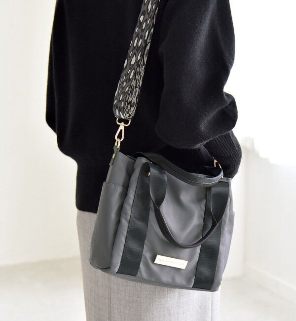 quaranciel「quaranciel: 2way 8ポケット ライン ショルダー バッグ」|ショルダー・メッセンジャー|チャコールグレー