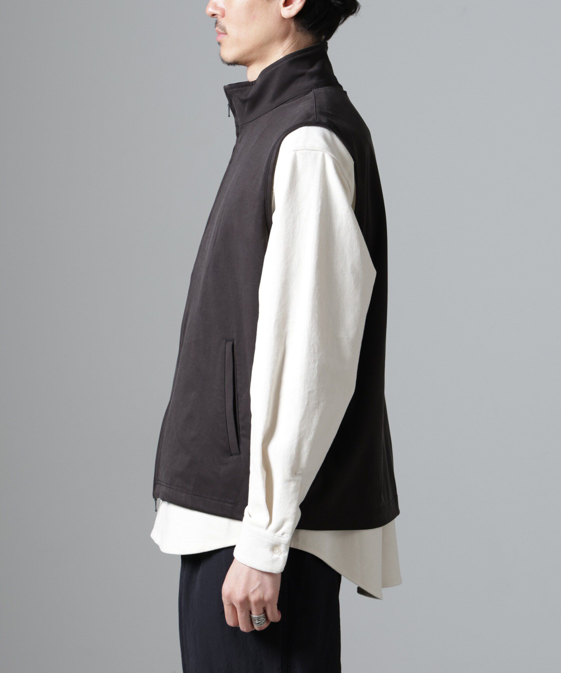 nano･universe「ヌバックライクスムーススタンドカラーベスト」|ダウンベスト・ベスト|