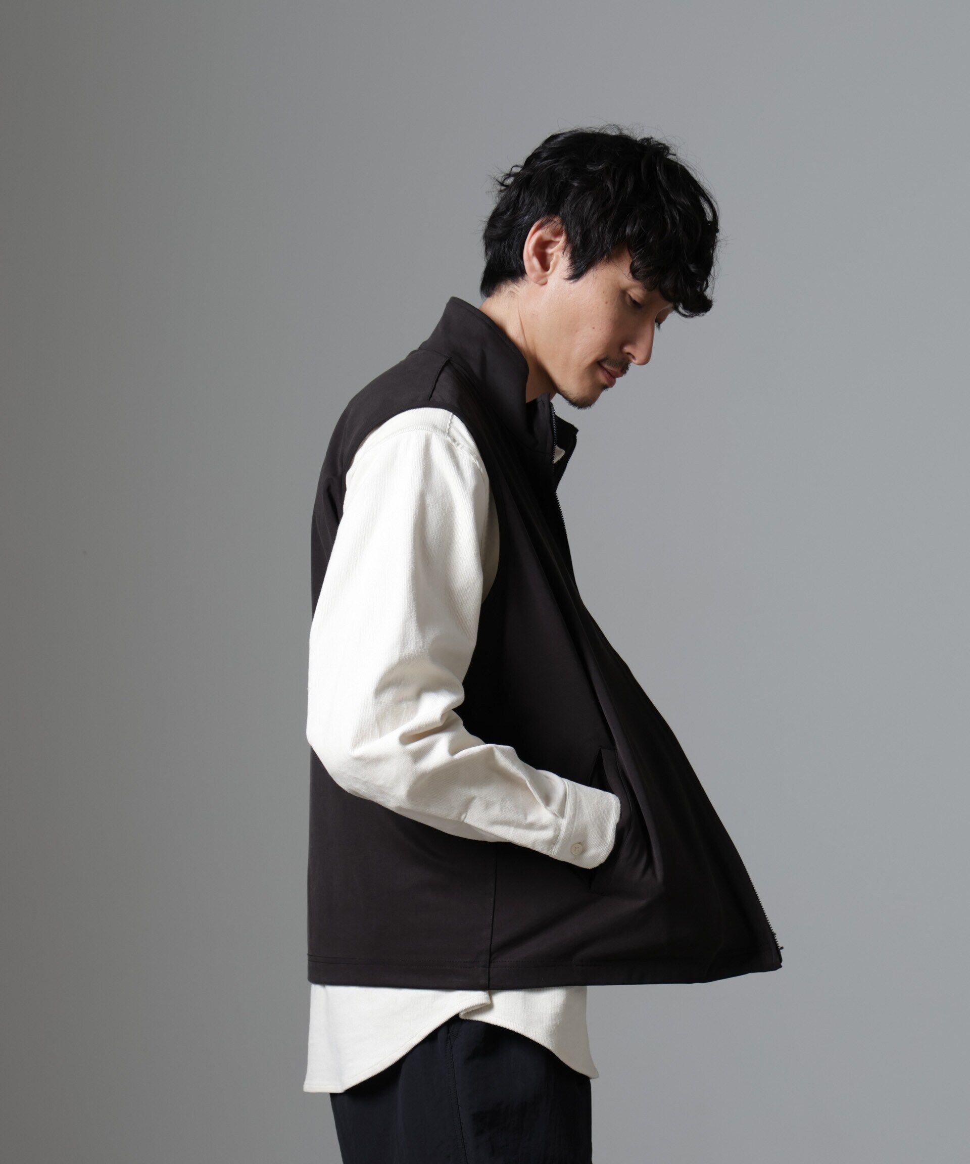 nano･universe「ヌバックライクスムーススタンドカラーベスト」|ダウンベスト・ベスト|