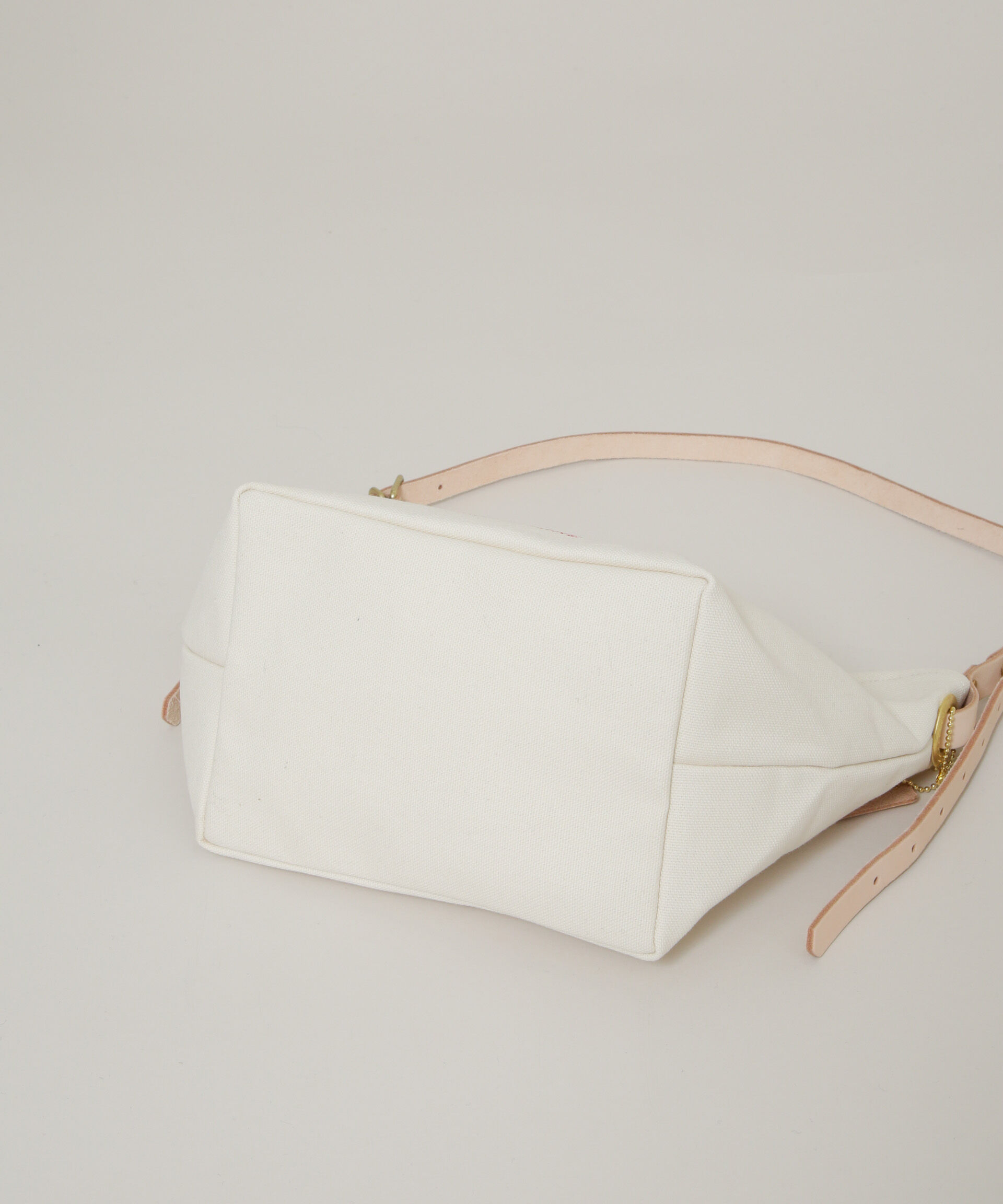 nano･universe「Le minor/別注 DEMI MARCHE ECRU」|ショルダー・メッセンジャー|