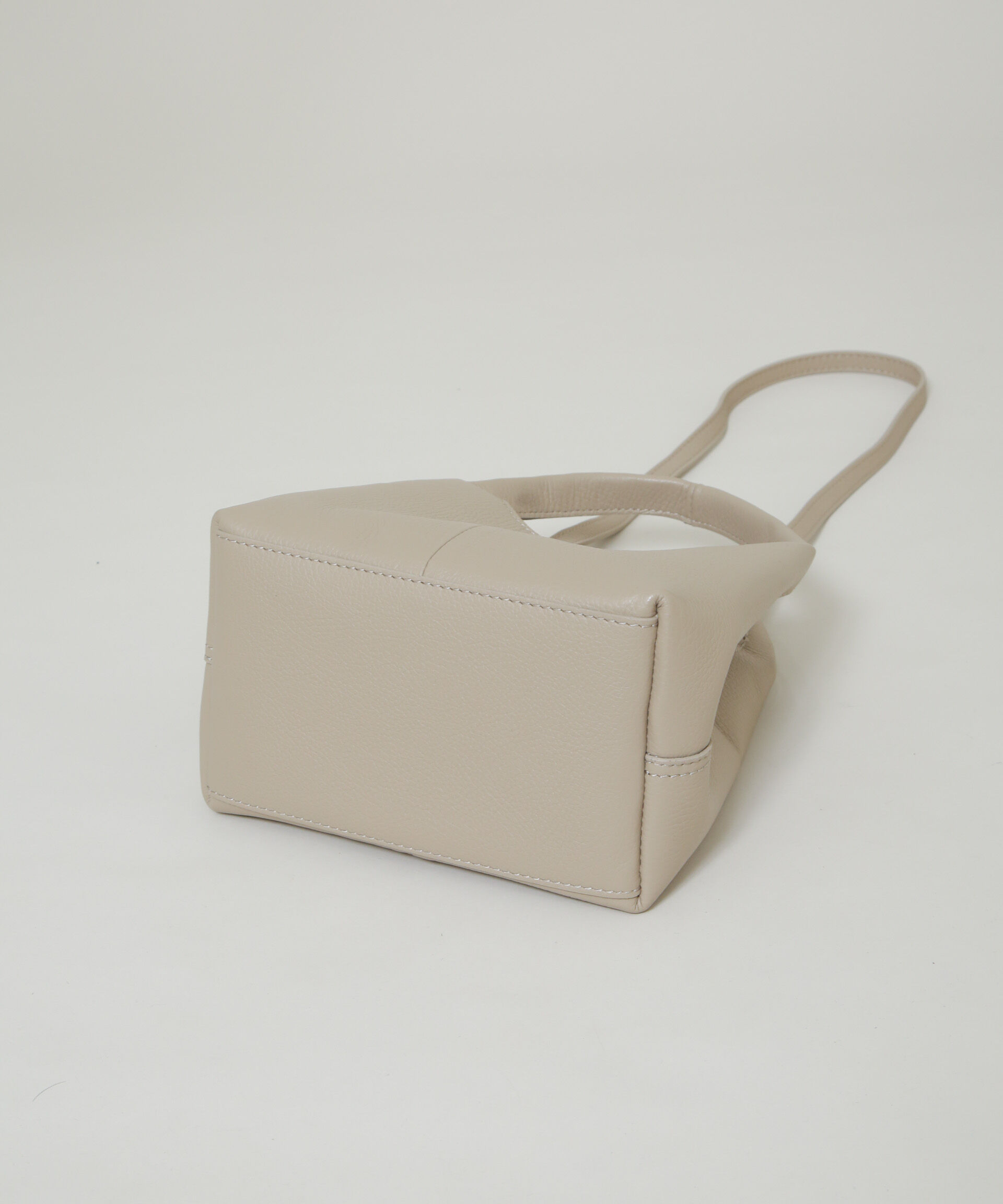 nano･universe「AULENTTI/レザーインポーチトート」|ショルダー・メッセンジャー|