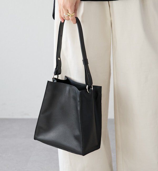  「予約【5段階の長さ調節可能】スムース牛革スクエアショルダー」|ショルダー・メッセンジャー|