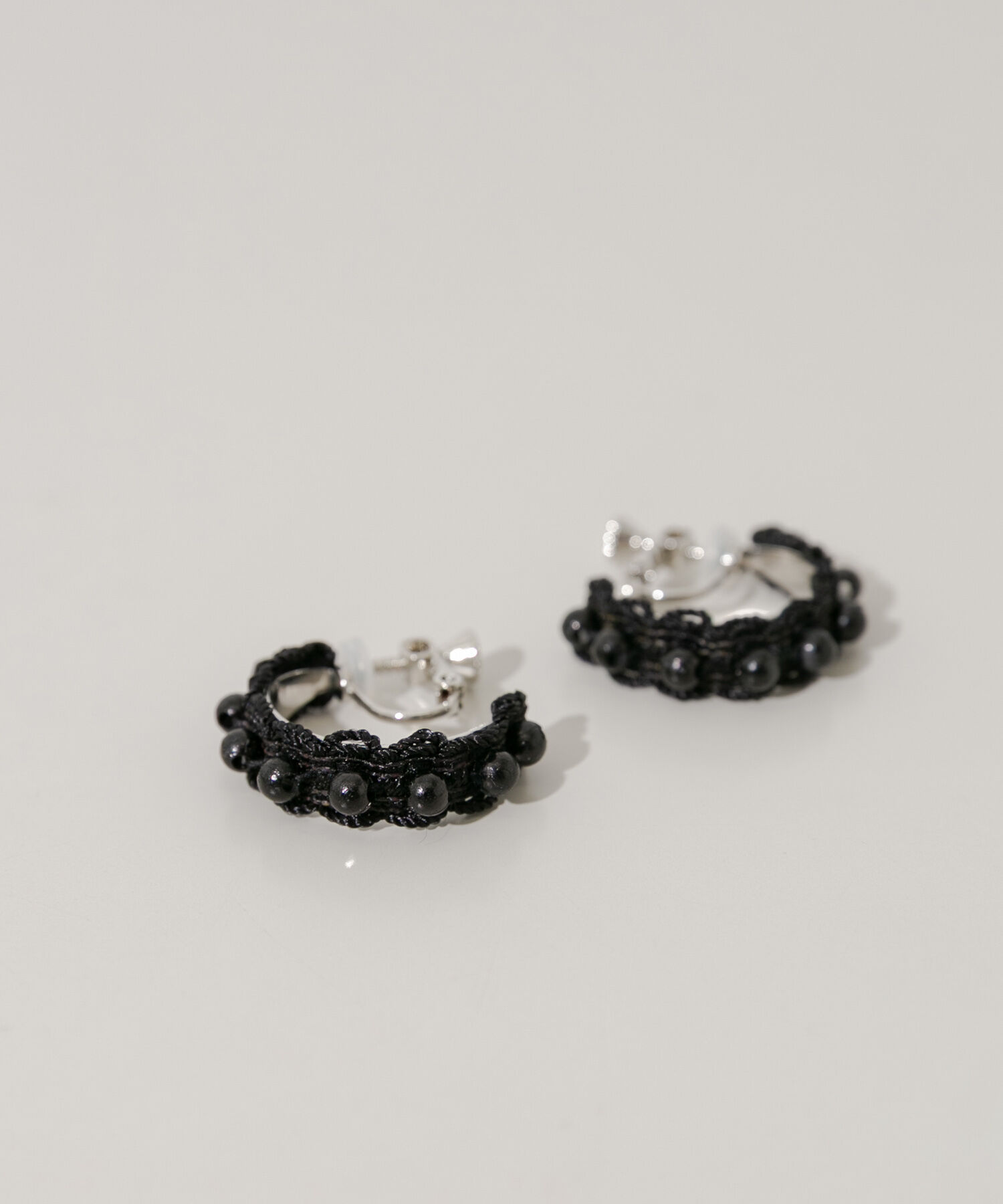 SMELLY「ビーズレースフープイヤリング」|イヤリング|