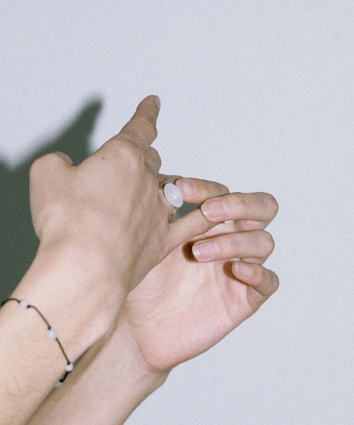 SMELLY「SMELLY so&rsquo;　oval white jade ring」|リング|