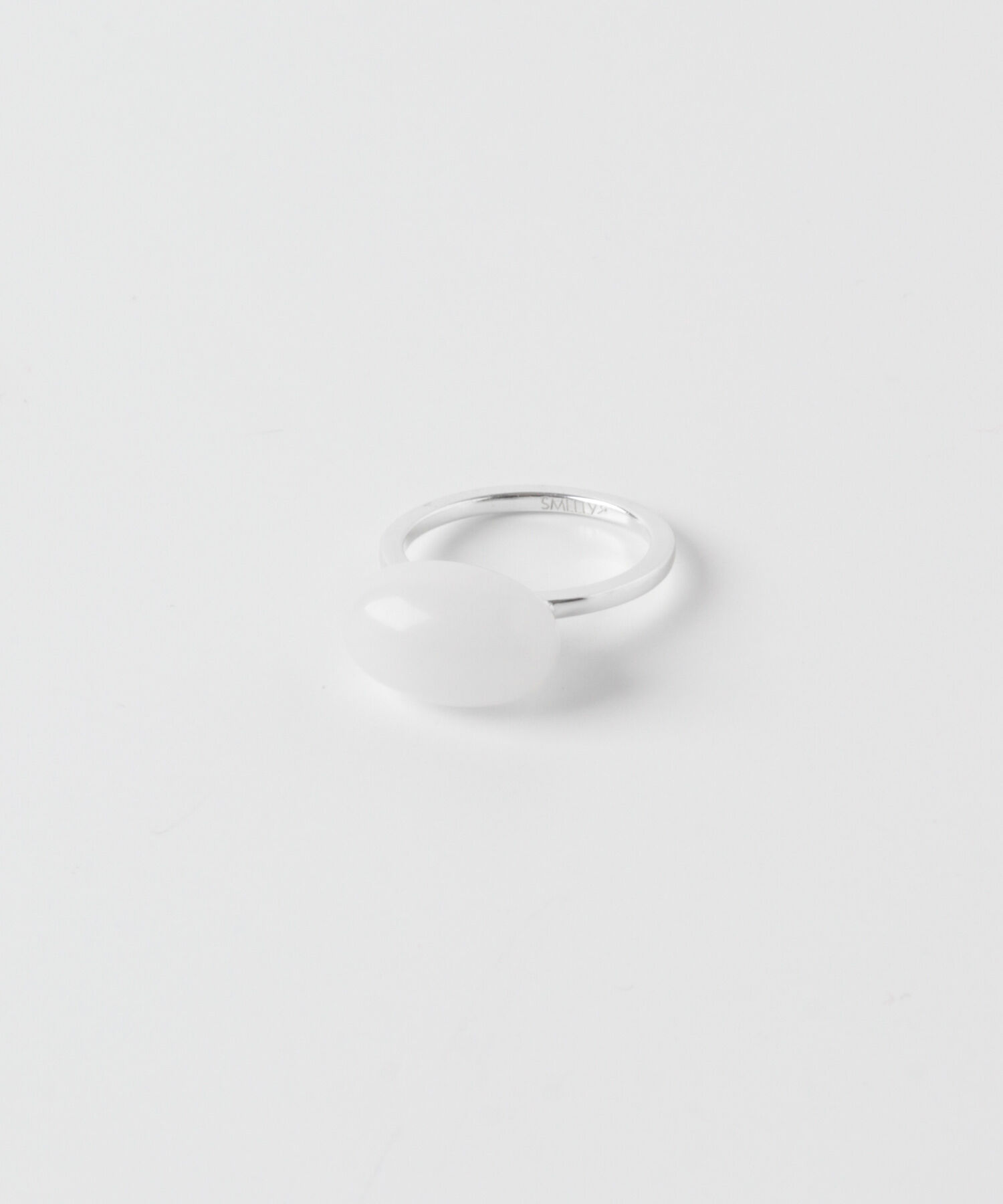 SMELLY「SMELLY so&rsquo;　oval white jade ring」|リング|