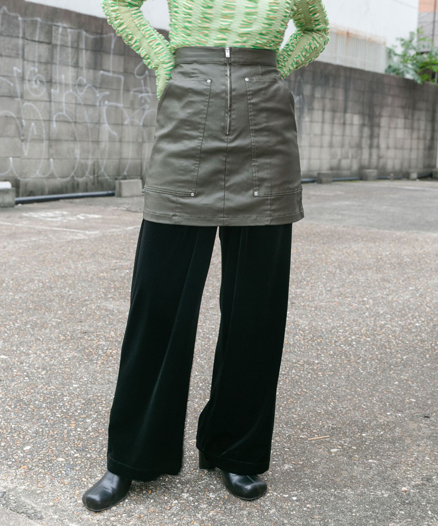  「コーティングミニスカート」|スカート|カーキ