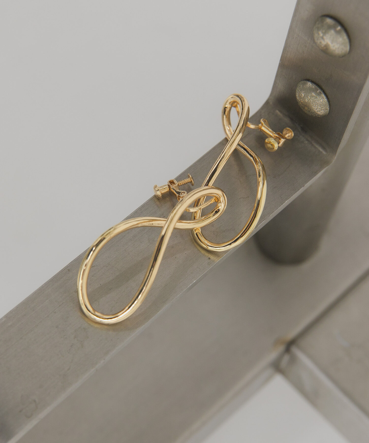  「デフォルメイヤリング」|イヤリング|ゴールド