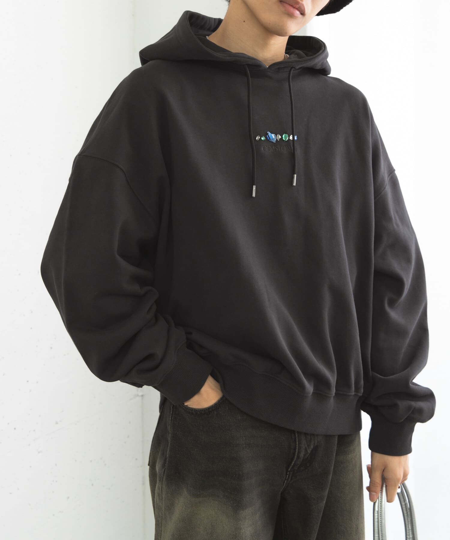 SENSE OF PLACE by URBAN RESEARCH「Gem Stone Cropped Hoodie」|パーカー|ブラック