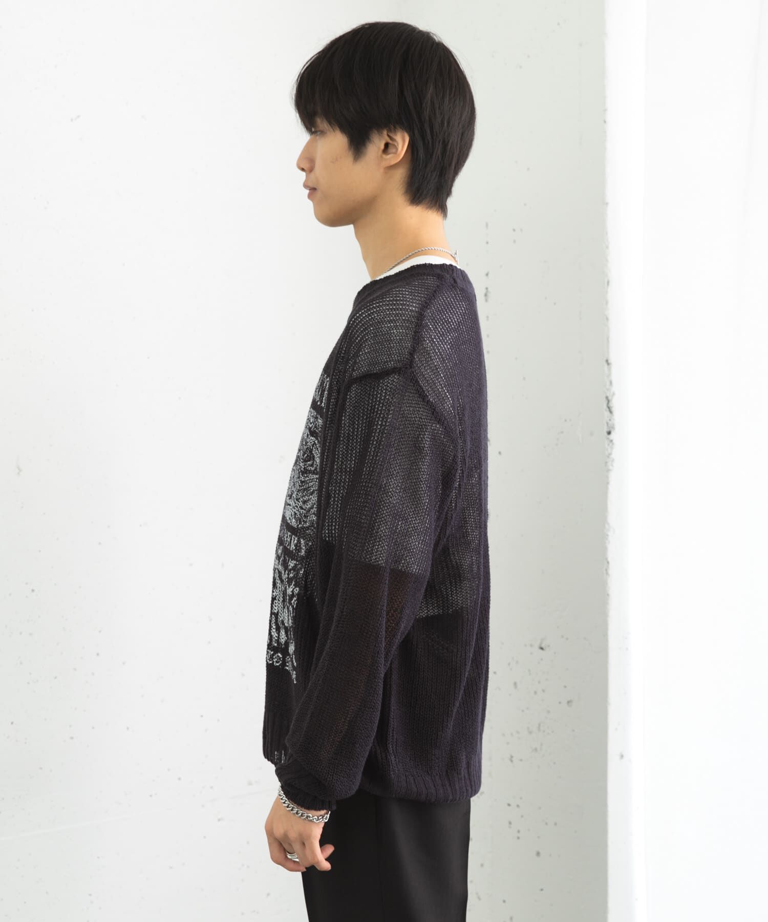 SENSE OF PLACE by URBAN RESEARCH「『洗濯可』グラフィックプリントシアーニット」|ニット・セーター|