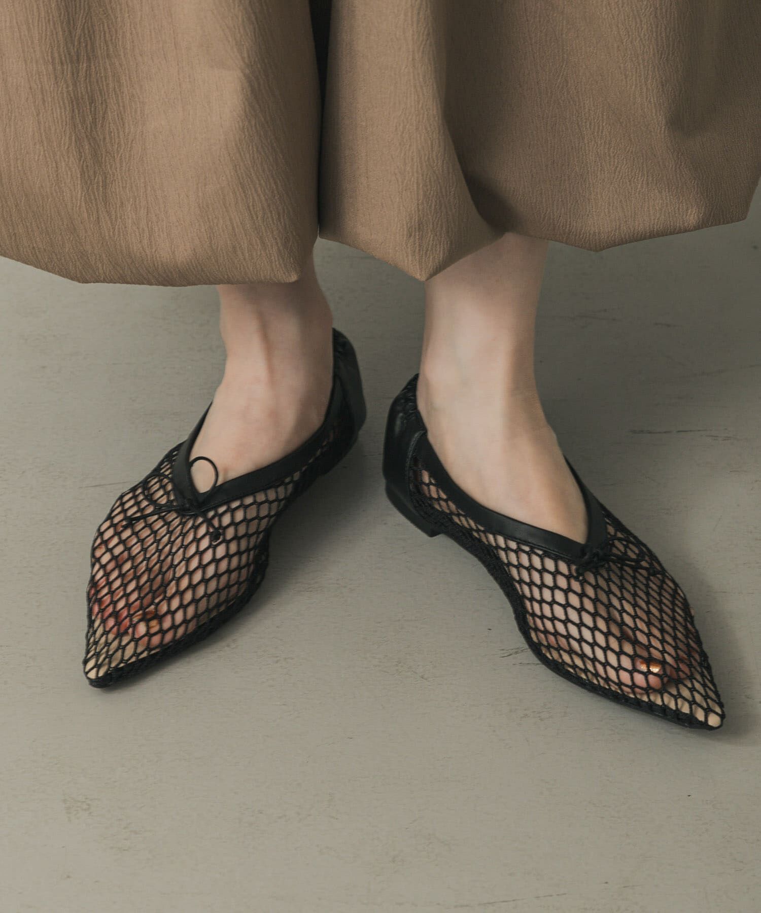 SENSE OF PLACE by URBAN RESEARCH「メッシュポインテッドシューズ」|バレエシューズ|ブラック