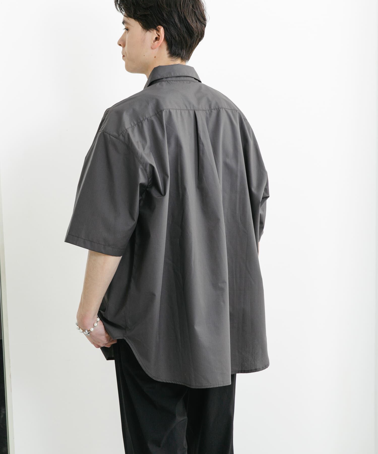 SENSE OF PLACE by URBAN RESEARCH「『ﾕﾆｾｯｸｽ』ﾘﾗｯｸｽﾌｨｯﾄﾚｷﾞｭﾗｰｶﾗｰｼｮｰﾄｽﾘｰ 」|シャツ・ブラウス|