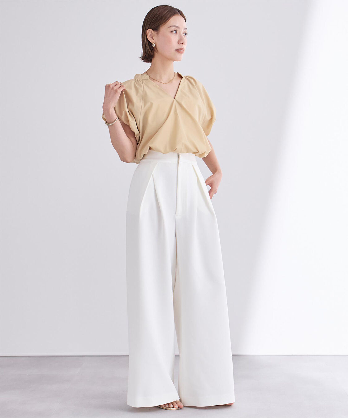 ur's「バルーンデザインキーネックブラウス」|シャツ・ブラウス|