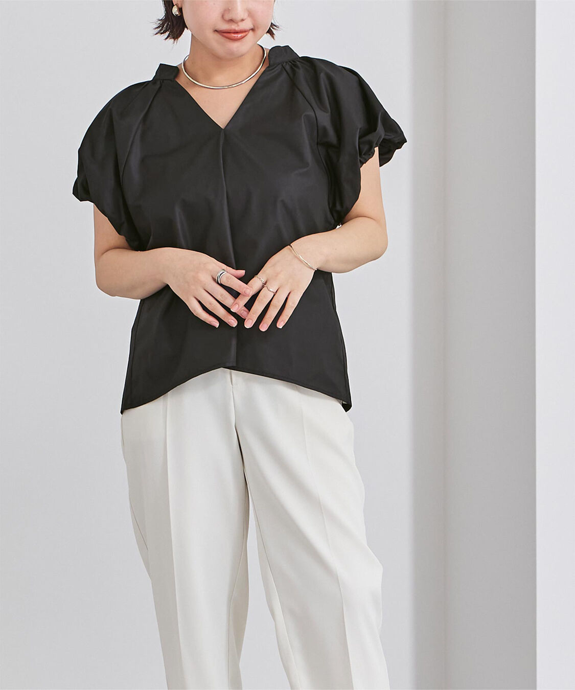 ur's「バルーンデザインキーネックブラウス」|シャツ・ブラウス|ブラック