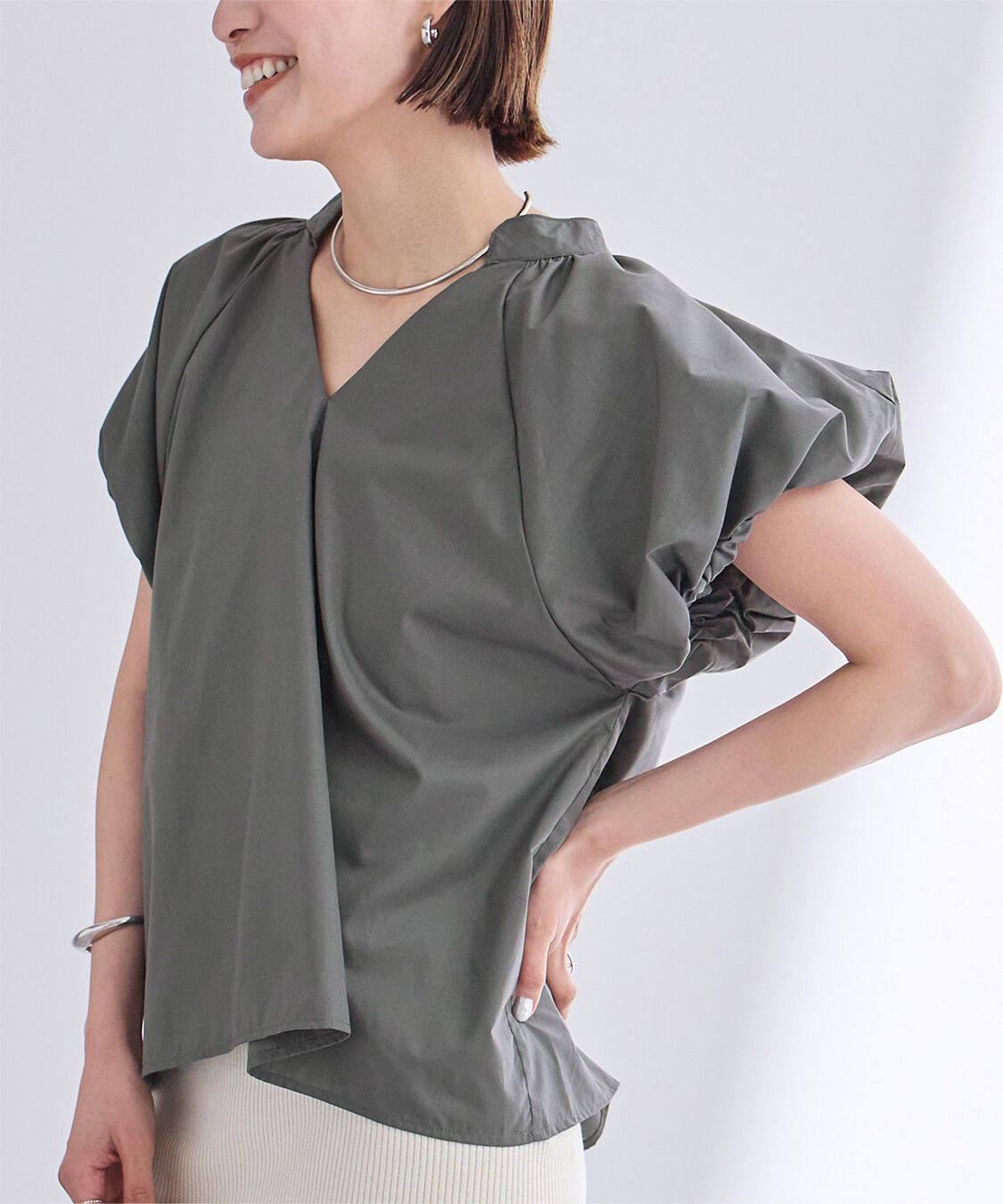 ur's「バルーンデザインキーネックブラウス」|シャツ・ブラウス|