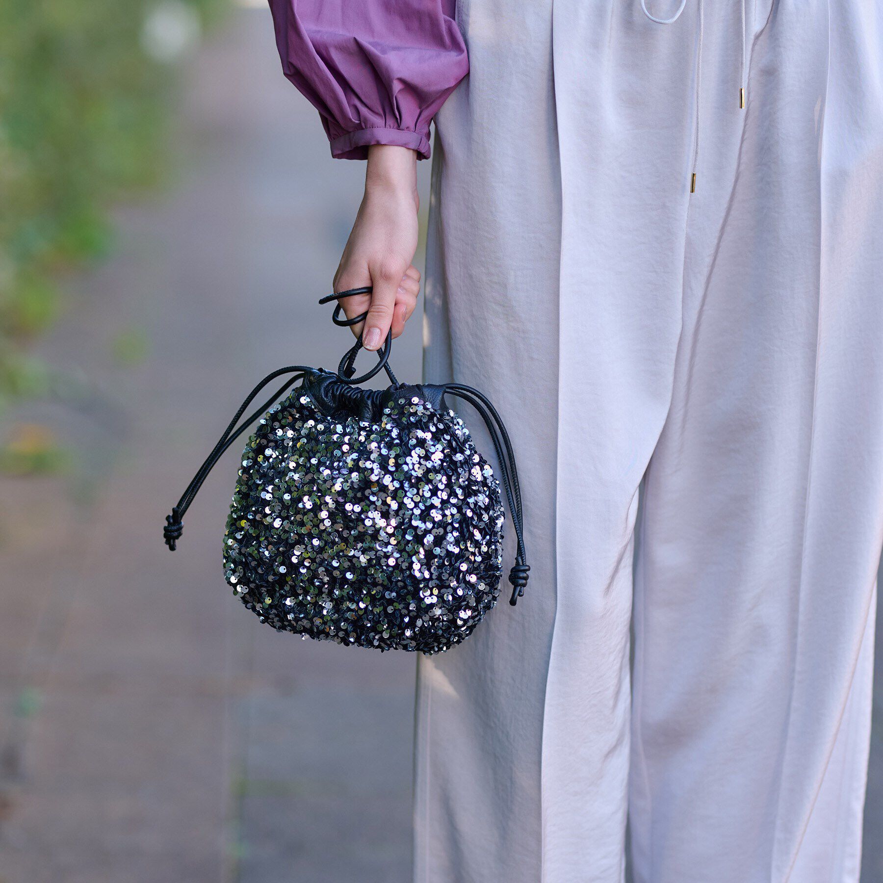 DRESSTERIOR「【CLASSY.12月号掲載】スパンコール2WAY巾着バッグ」|ショルダー・メッセンジャー|ブラックシルバー(0