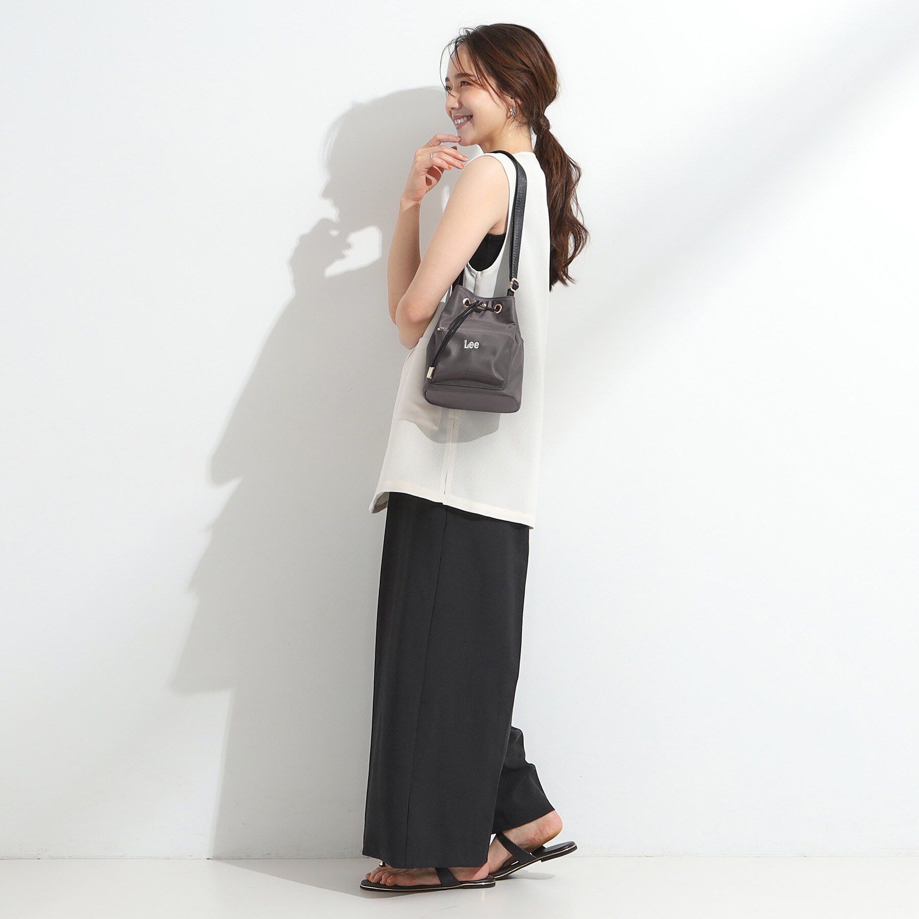 SHOO･LA･RUE「【Lee別注/撥水】巾着ショルダーバッグ」|ショルダー・メッセンジャー|