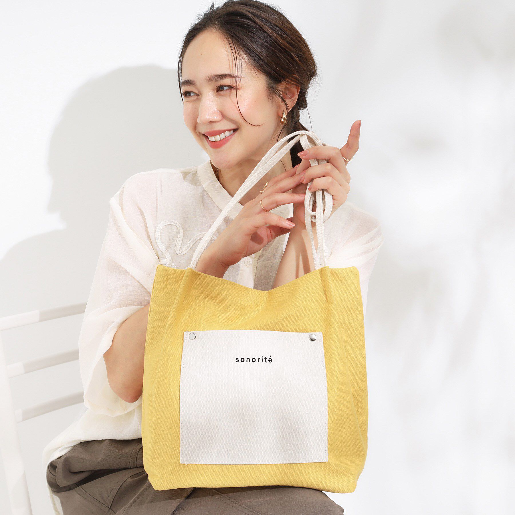 SHOO･LA･RUE「シンプルだから使いやすい つまみハンドル帆布トートバッグ」|トートバッグ|イエロー(032)
