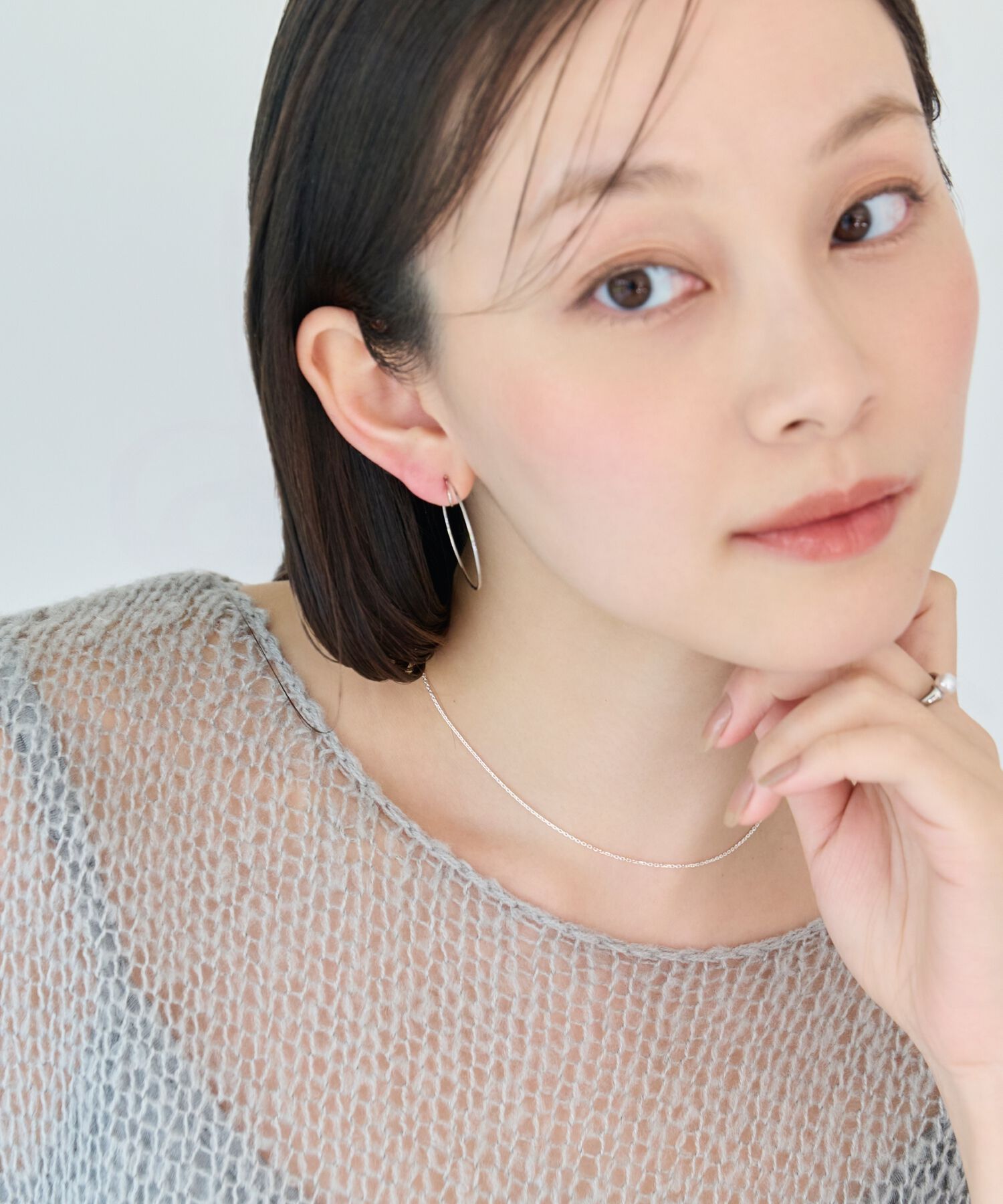 Phoebe「【痛くないシリーズ】ファセットスリムフープライトフィットイヤリング 　シルバー」|イヤリング|