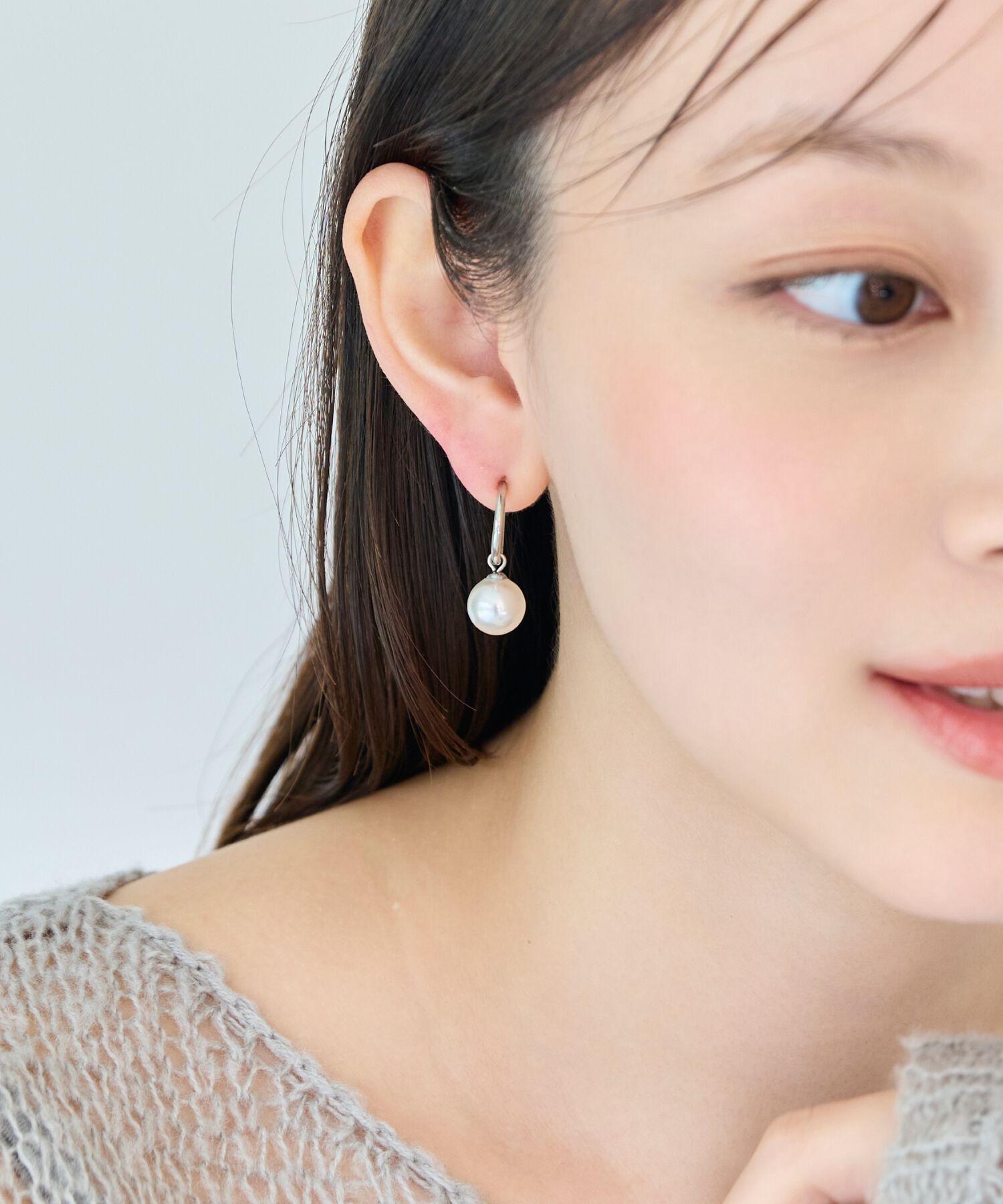 Phoebe「【金属アレルギー対応】バランスパールフープイヤリング　シルバー/ステンレス/大ぶり/存在感◎/主役級」|イヤリング|