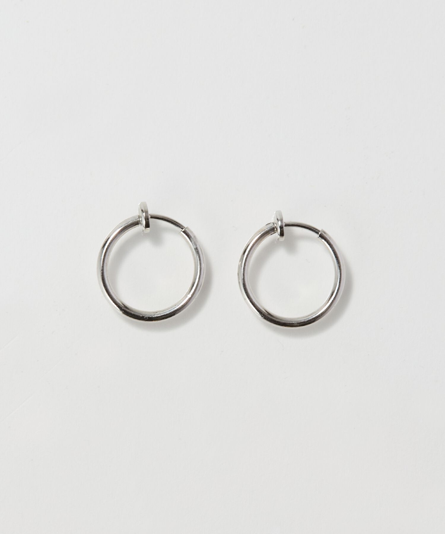 Phoebe「【金属アレルギー対応】バランスパールフープイヤリング　シルバー/ステンレス/大ぶり/存在感◎/主役級」|イヤリング|