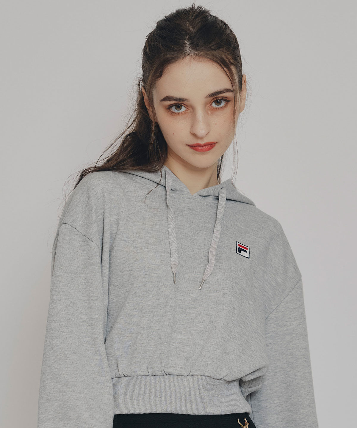 REDYAZEL「［FILA&times;REDYAZEL］サガラロゴコンパクトフーディ」|パーカー|ライトグレー