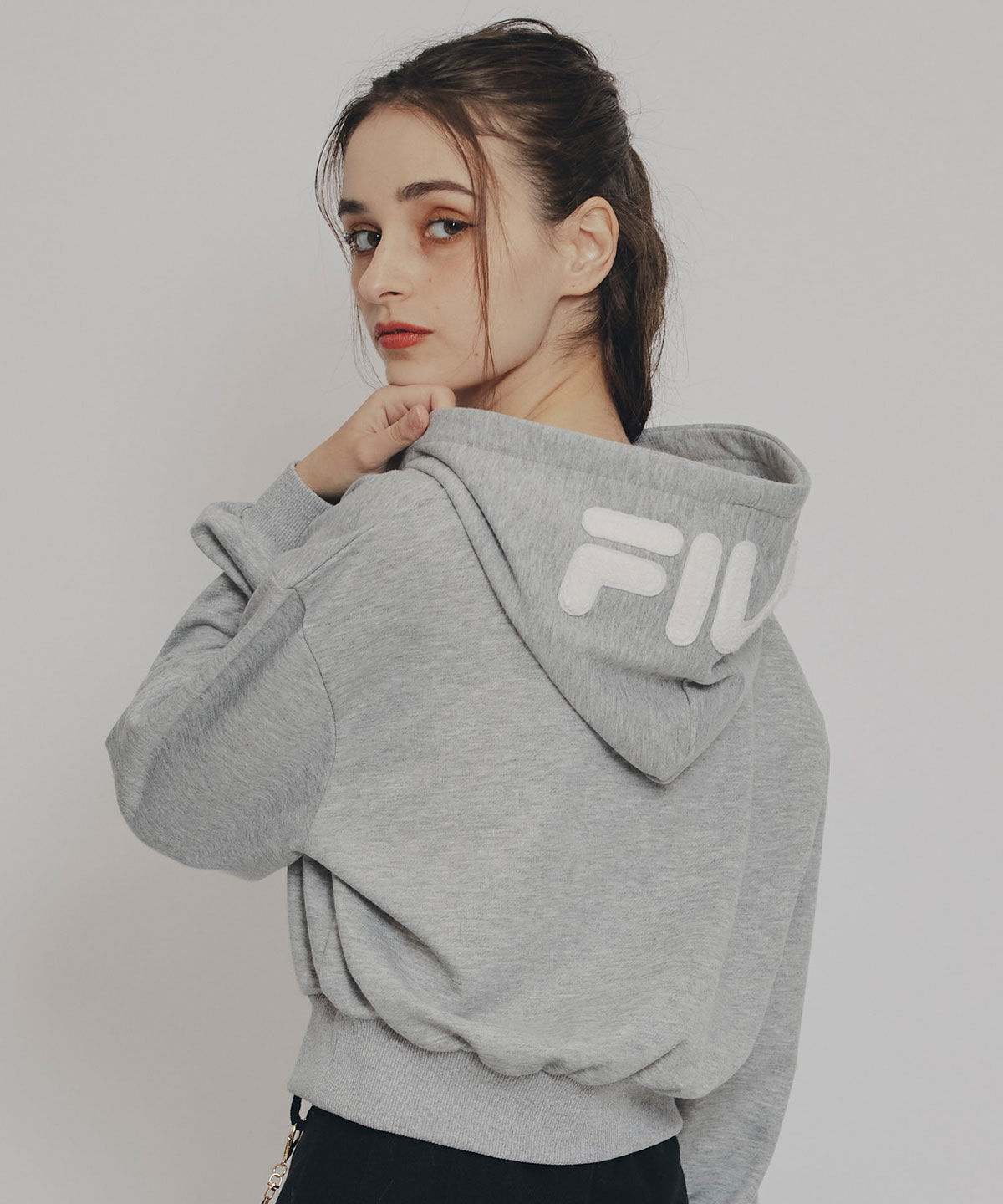 REDYAZEL「［FILA&times;REDYAZEL］サガラロゴコンパクトフーディ」|パーカー|