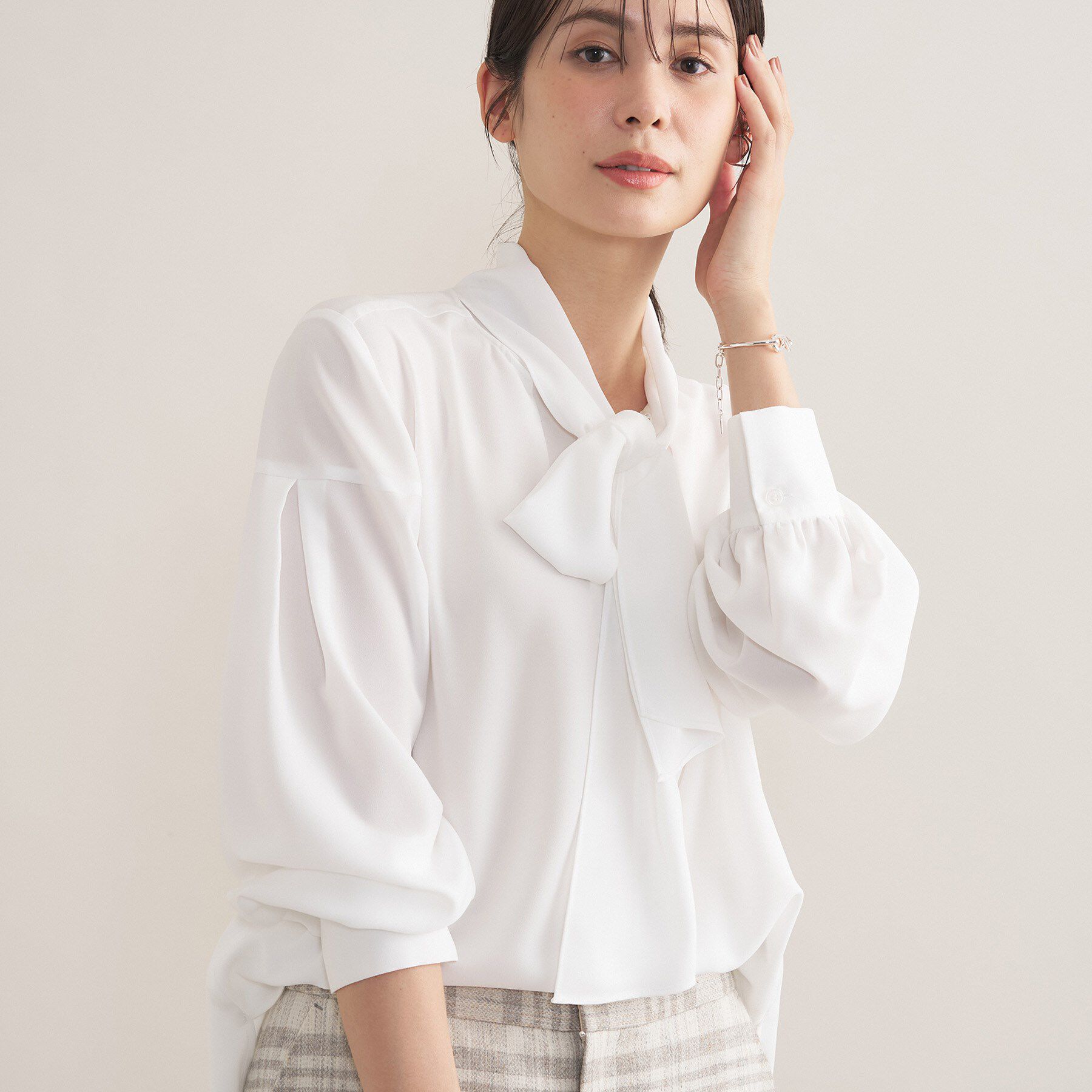 INDIVI「【セレモニー／洗える】ジョーゼットボウタイブラウス」|シャツ・ブラウス|ホワイト(001)