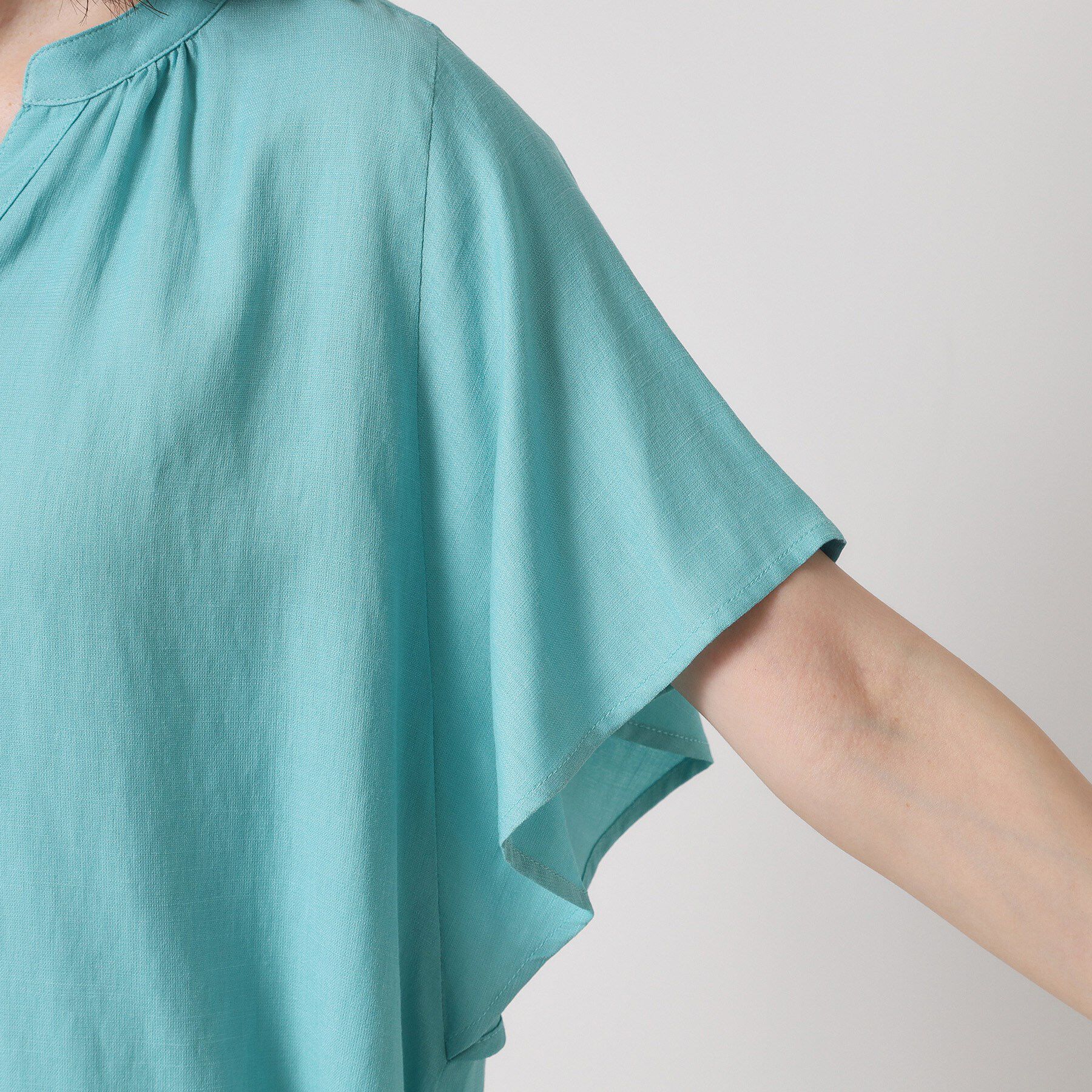 ITS&rsquo;DEMO「【接触冷感／羽織にも／手洗い可】強撚スラブフリル袖ブラウス」|シャツ・ブラウス|