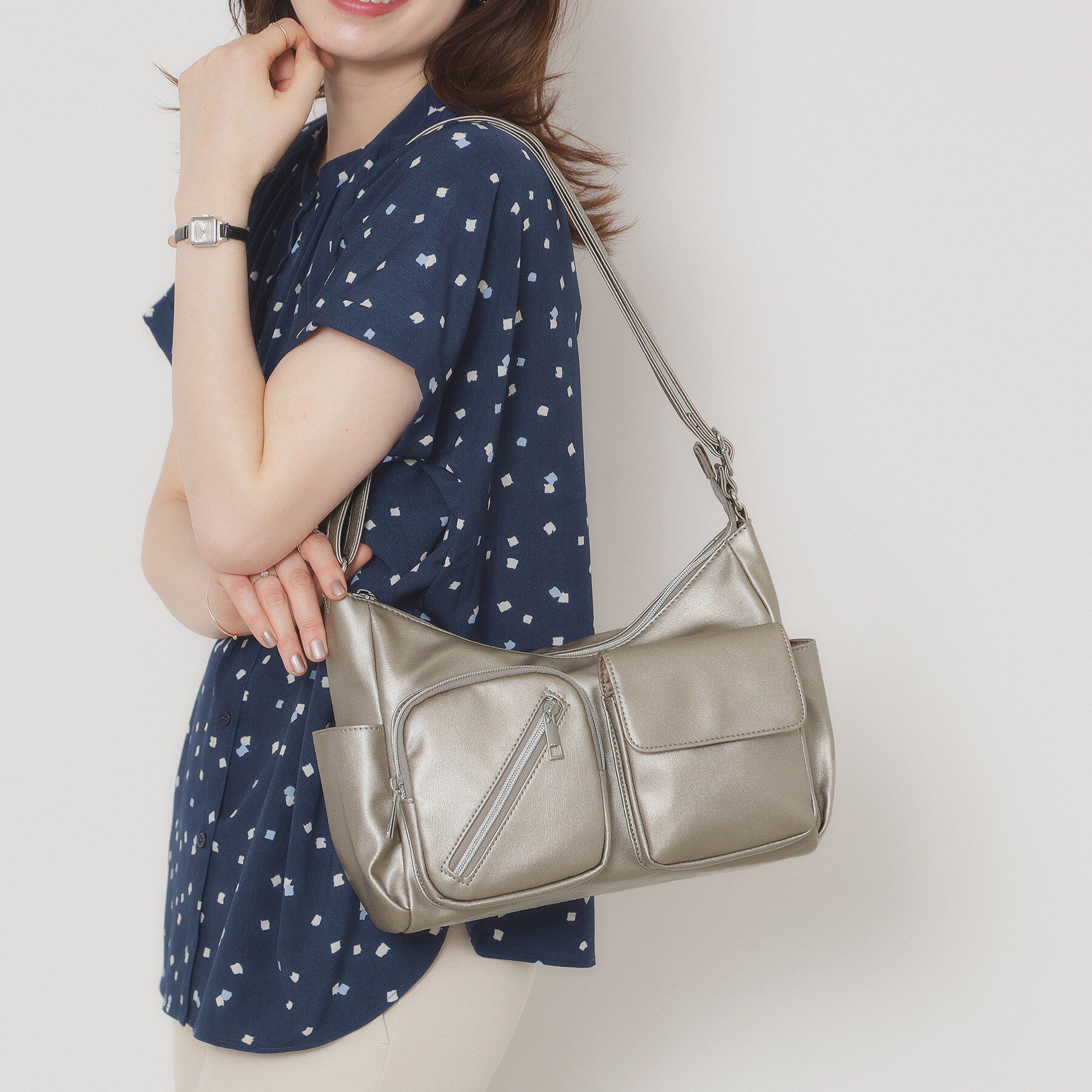 ITS&rsquo;DEMO「【8ポケット】アウトポケットショルダー」|ショルダー・メッセンジャー|ブロンズ(008)