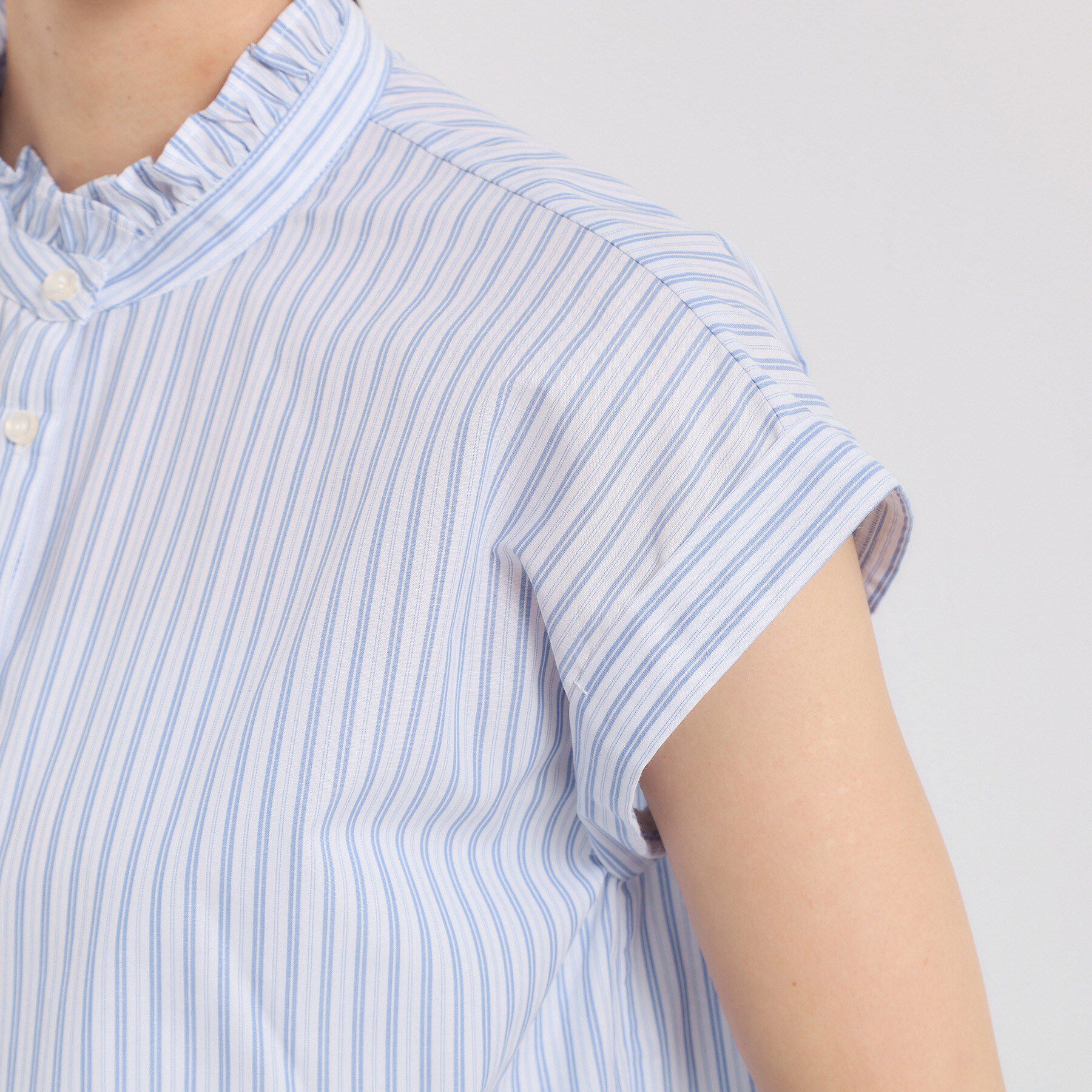 ITS&rsquo;DEMO「【手洗い可】スタンドフリルストライプブラウス」|シャツ・ブラウス|