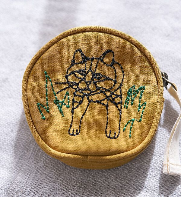 collex「【＋HAyU fabric】サークルポーチ 猫 刺繍」|ポーチ|マスタード
