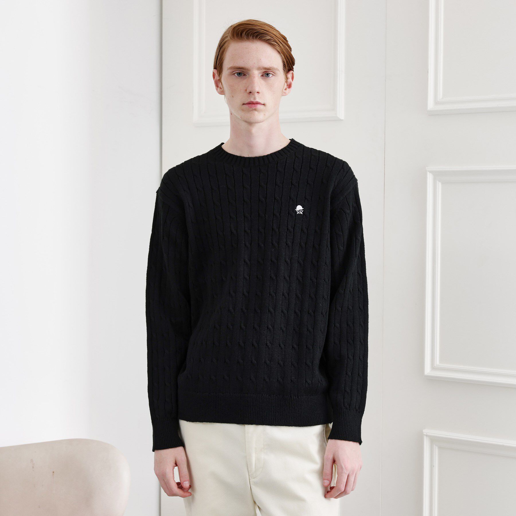 TAKEO KIKUCHI「【LIMITED】ワンポイント刺繍ケーブルニット」|ニット・セーター|ブラック(019)
