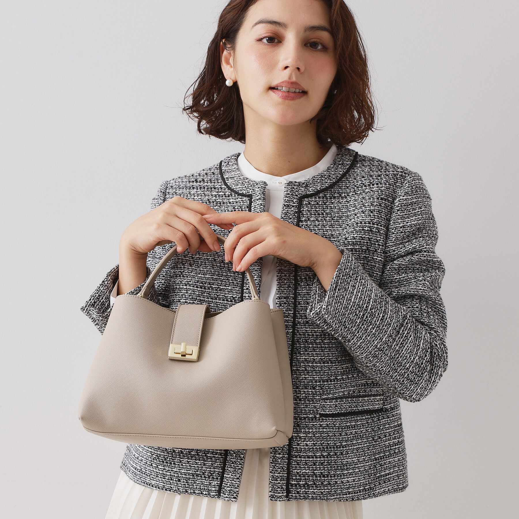 OPAQUE.CLIP「【2WAY】サフィアーノ調ミドルワンハンドルバッグ」|ハンドバッグ|ベージュ(052)