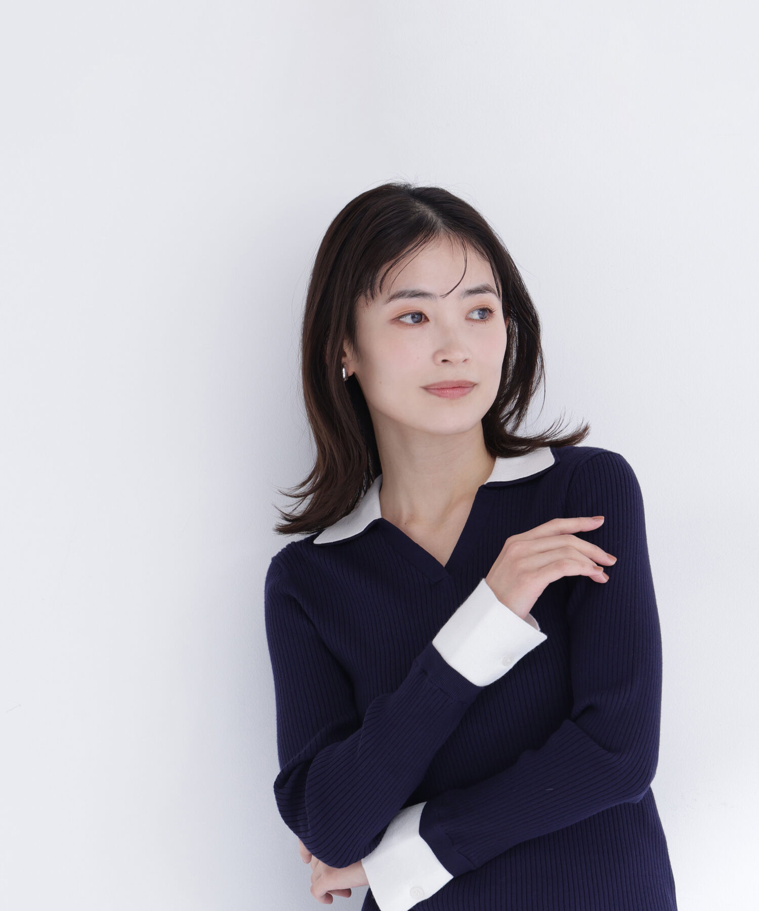  「ダブルカラーVネックリブニット」|ニット・セーター|ネイビー&times;オ  2