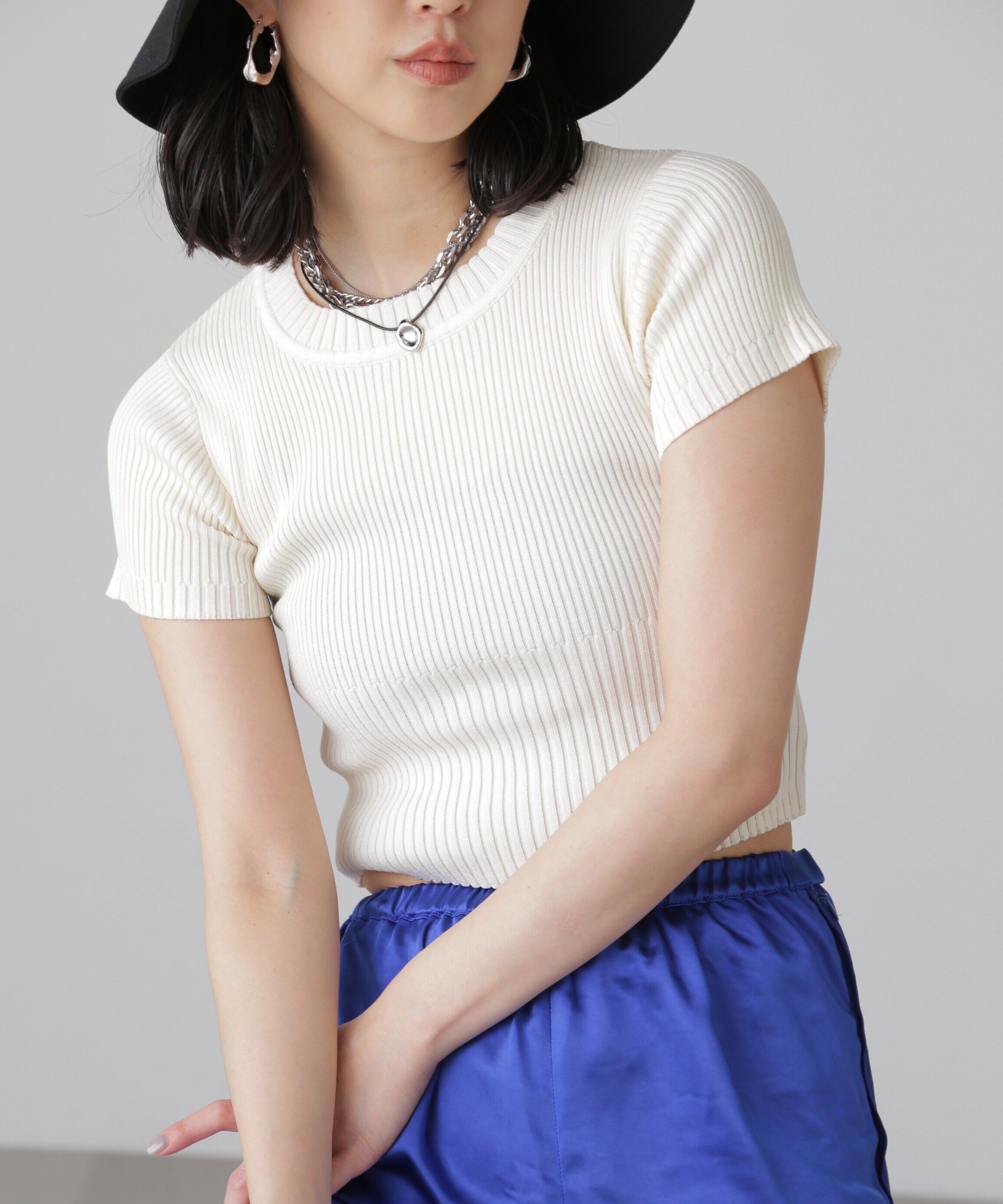  「ショート丈クルーネックリブニット」|ニット・セーター|