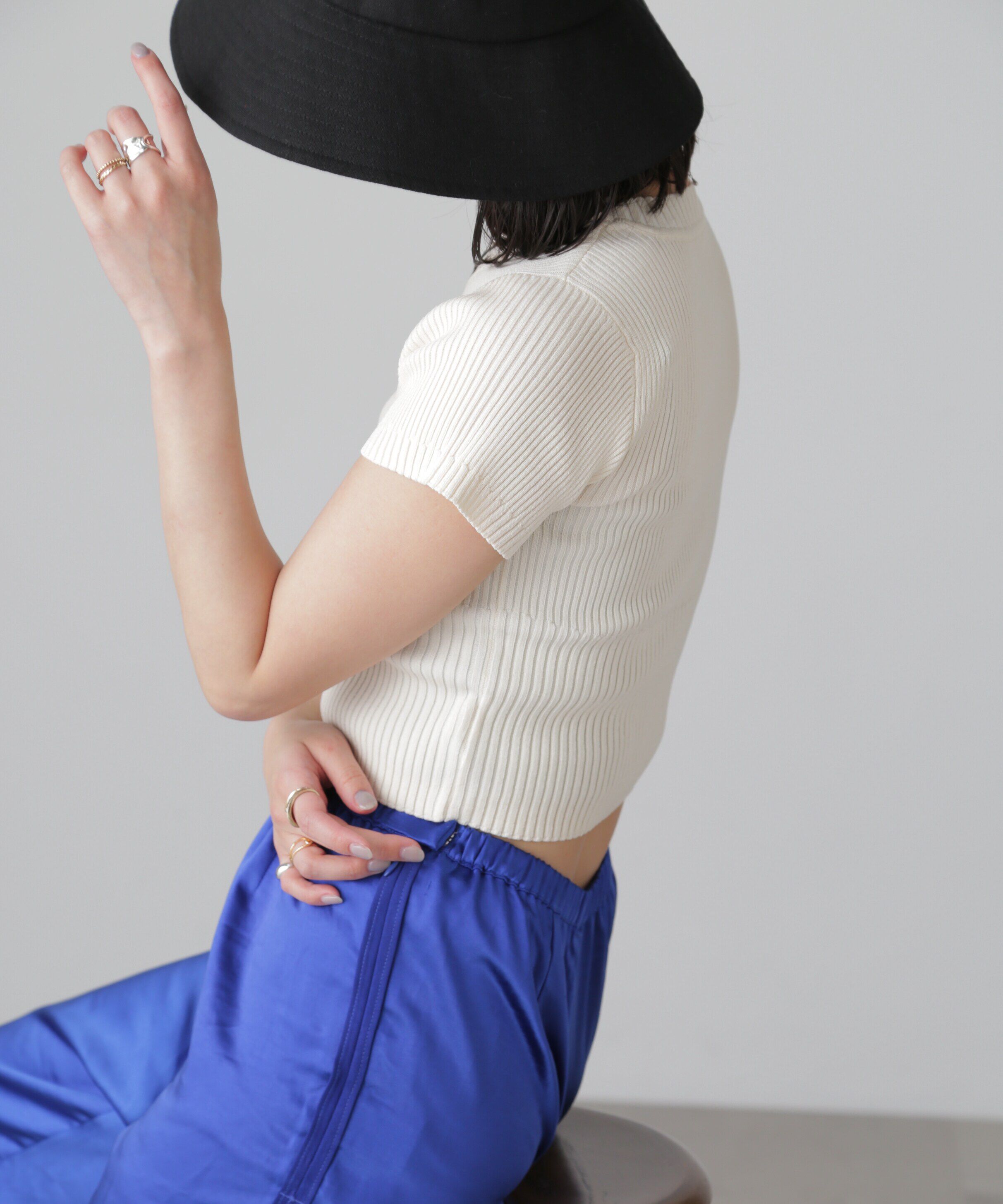  「ショート丈クルーネックリブニット」|ニット・セーター|