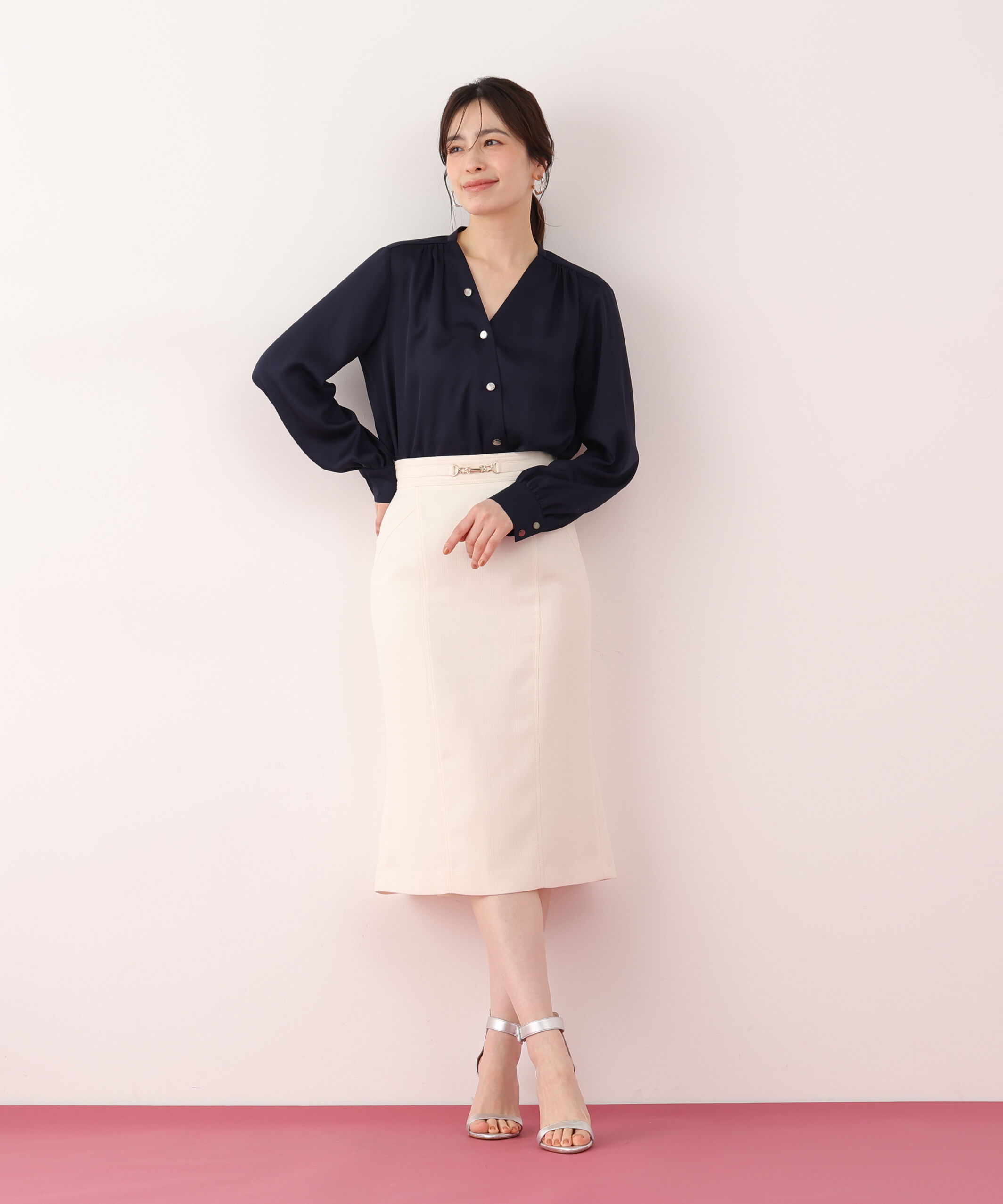  「Ｖネックボタンブラウス」|シャツ・ブラウス|