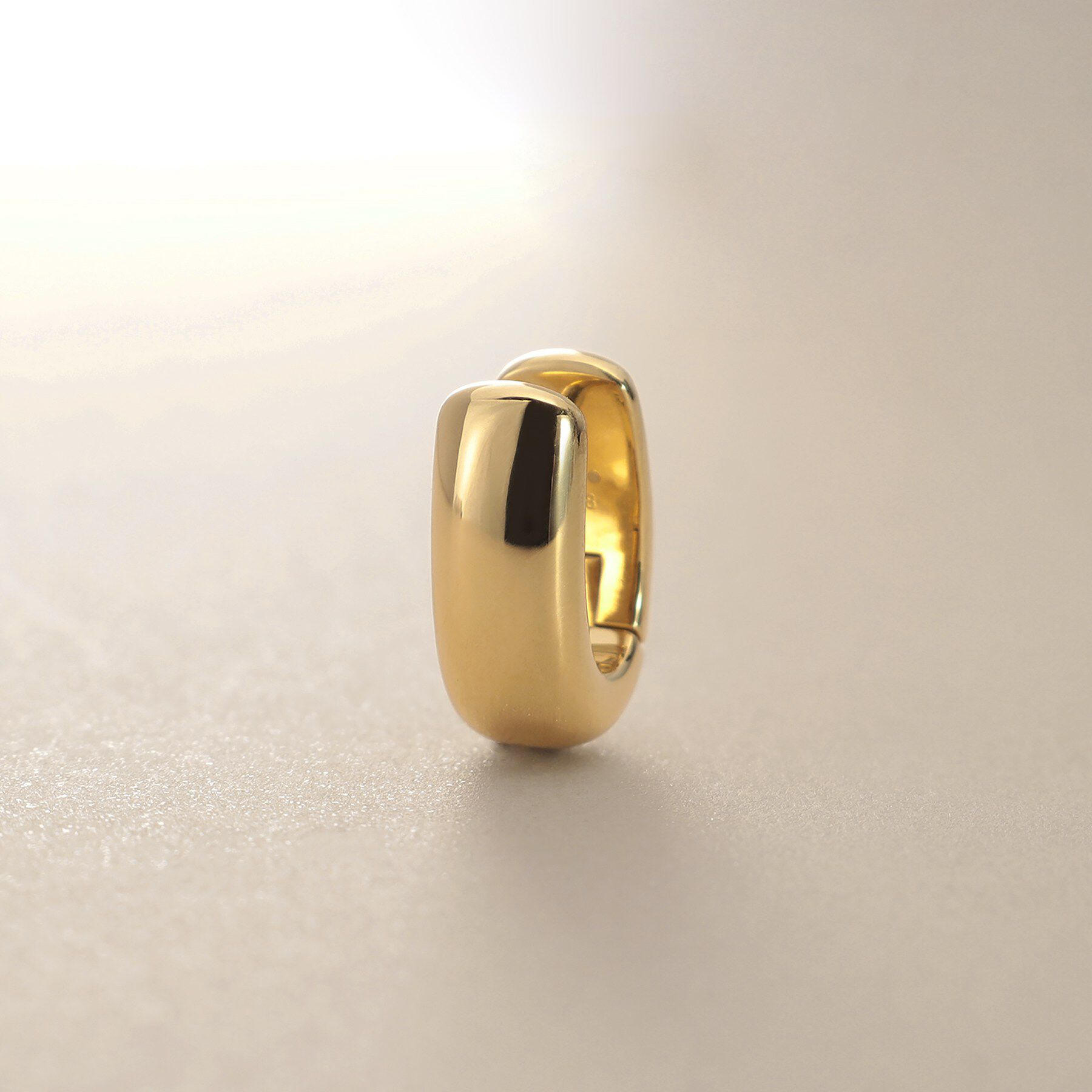 COCOSHNIK「K18中空甲丸 中折れピアス」|ピアス|