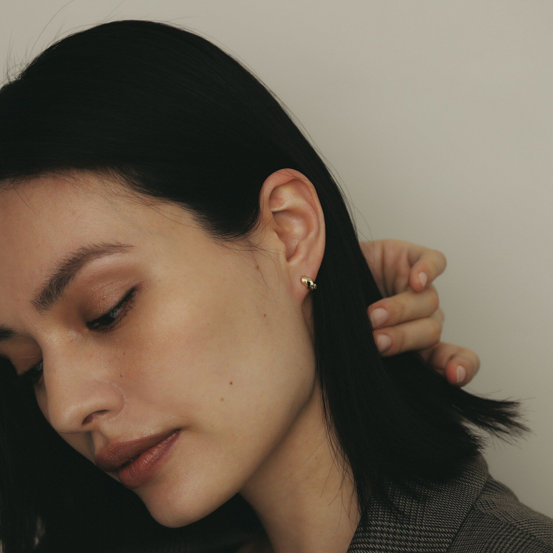 COCOSHNIK「K18【サステナブル】スクリューアーチ スタッドピアス」|ピアス|