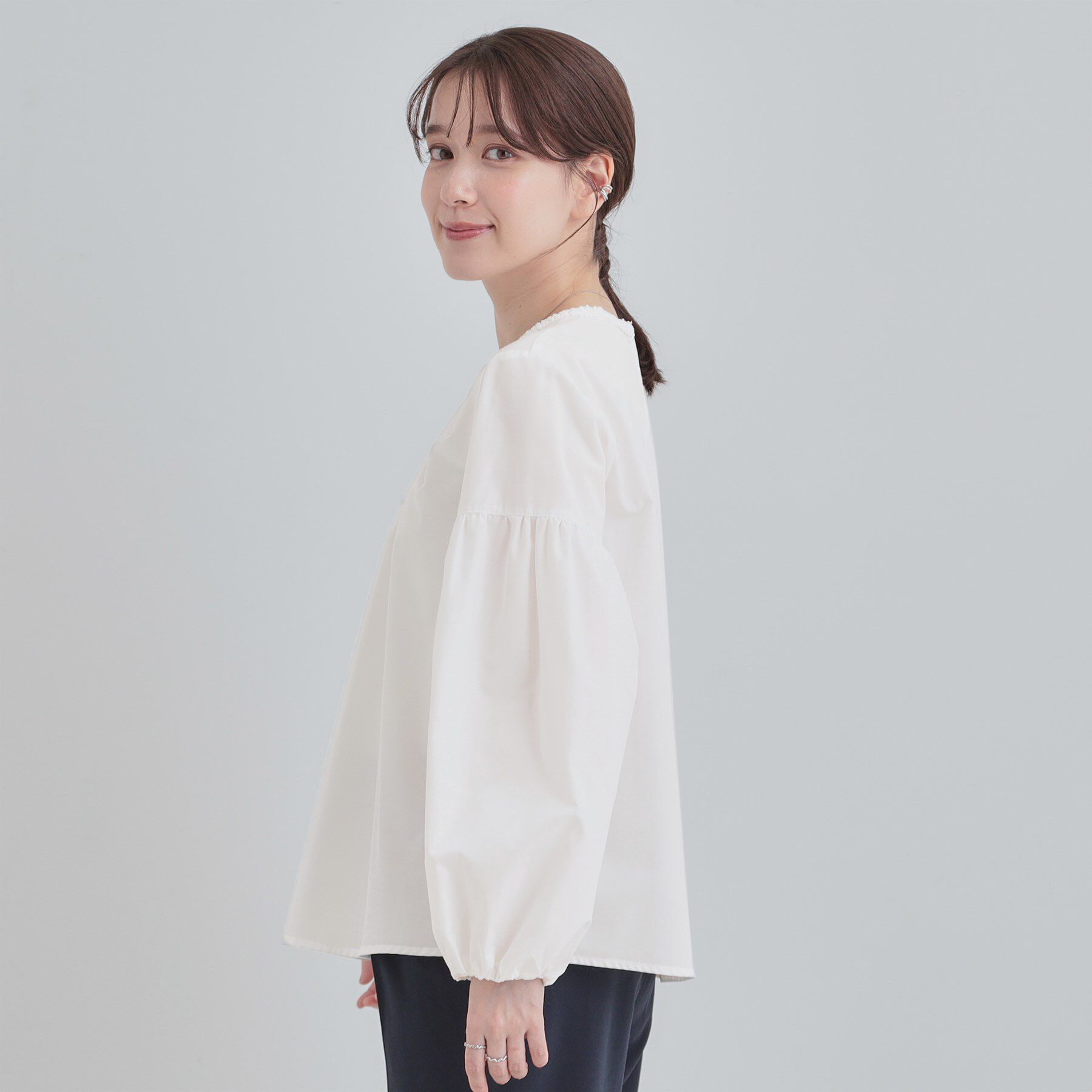 SHOO･LA･RUE「【洗濯機可/S-LL】ジレスタイルに ぽわん袖ブラウス」|シャツ・ブラウス|