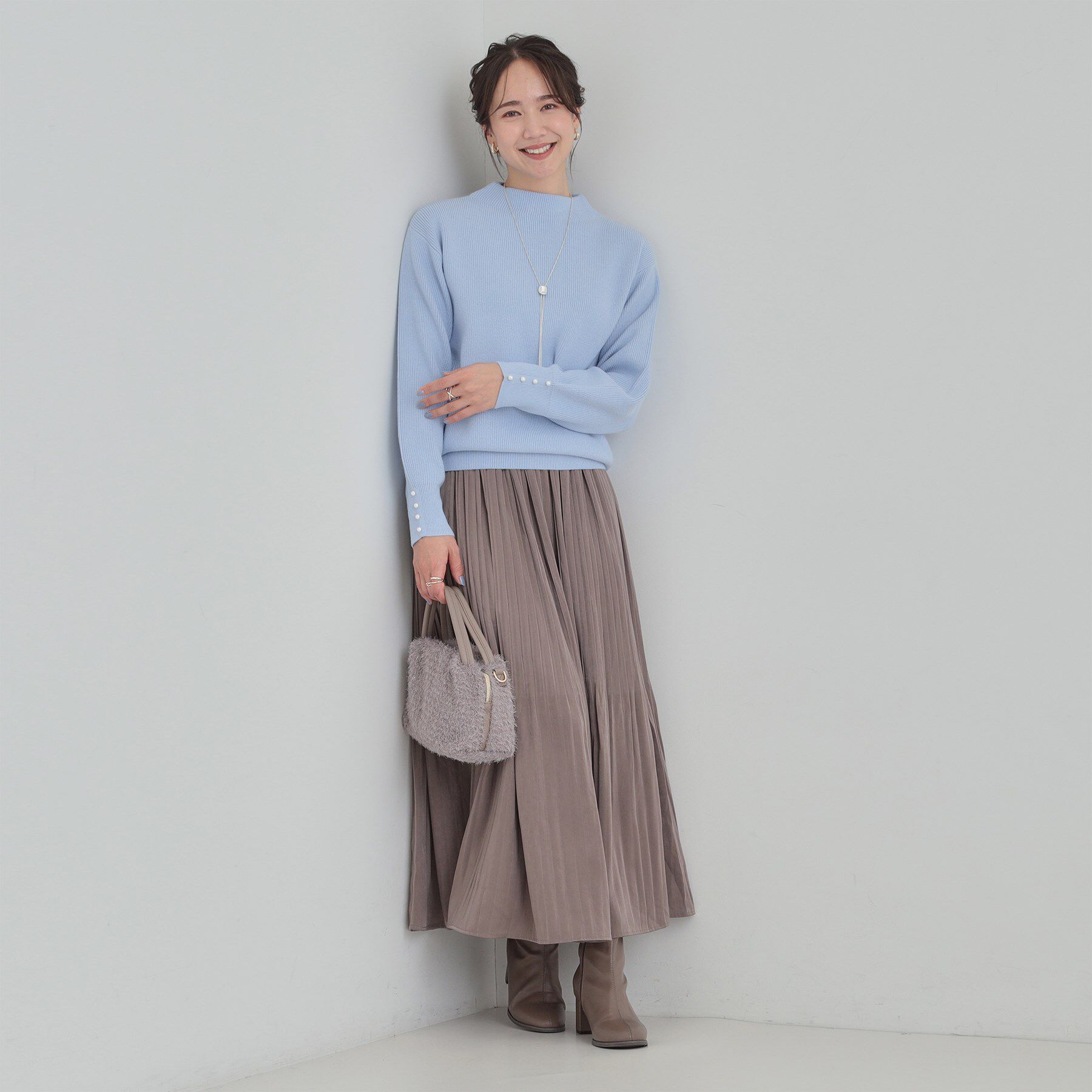 SHOO･LA･RUE「【洗濯機可/毛玉になりにくい】お袖パールで上品な ハイネックニット」|ニット・セーター|