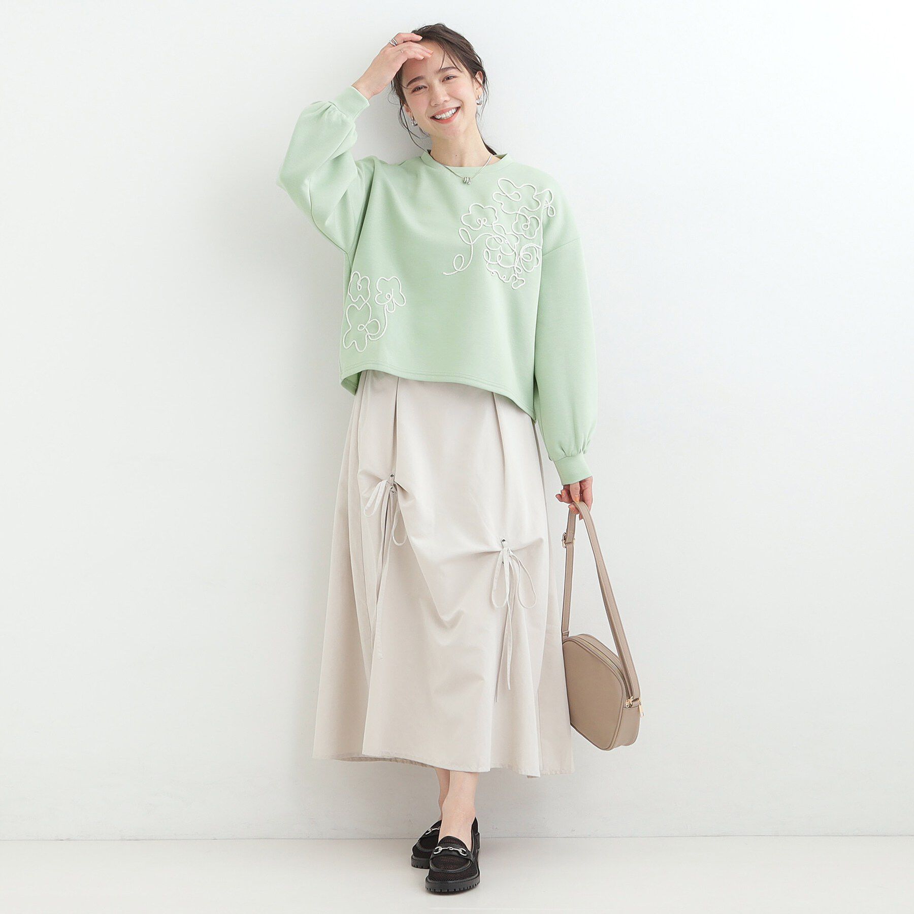 SHOO･LA･RUE「【S-LL】美しいシルエット お花ロープ刺繍ダンボールトップス」|Tシャツ・カットソー|