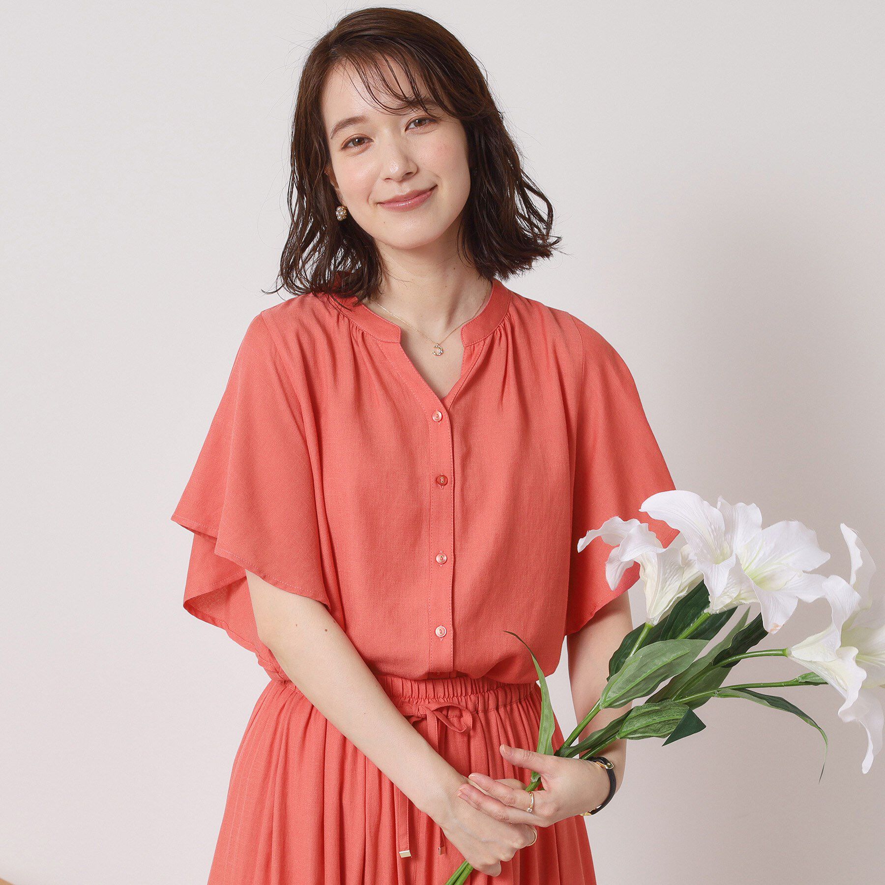 ITS&rsquo;DEMO「【接触冷感／羽織にも／手洗い可】強撚スラブフリル袖ブラウス」|シャツ・ブラウス|