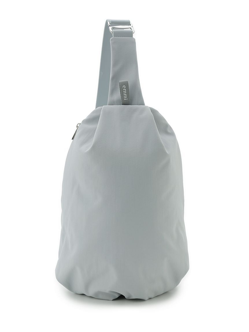 emmi atelier「撥水 クロスボディショルダーバッグ」|ショルダー・メッセンジャー|